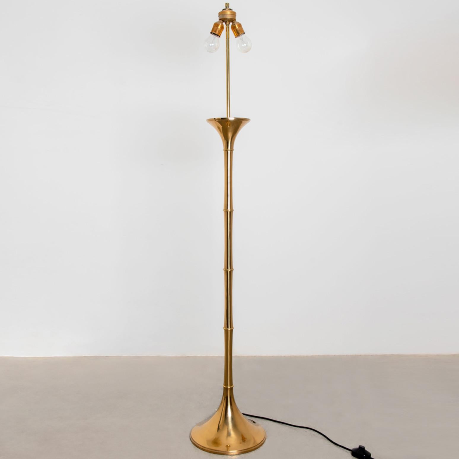 Lampadaire doré conçu par Ingo Maurer, Europe, Allemagne, 1968 en vente 6