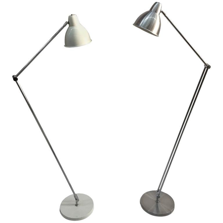 Stehlampe, Hala Zeist, Niederlande im Angebot