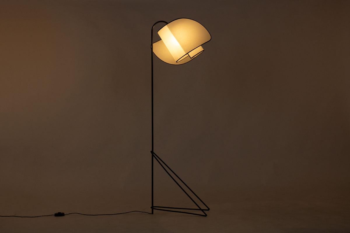 Floor lamp in black metal minimalist design, 1950s For Sale 4
