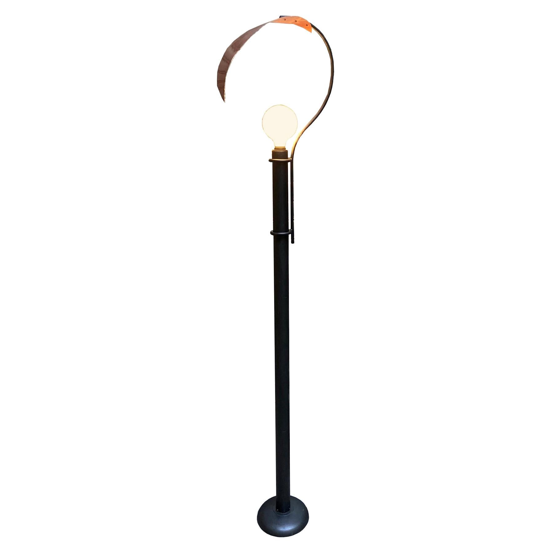 Floor Lamp in Black Painted Metal and Large Copper Leaf, Italy, 1980s For Sale