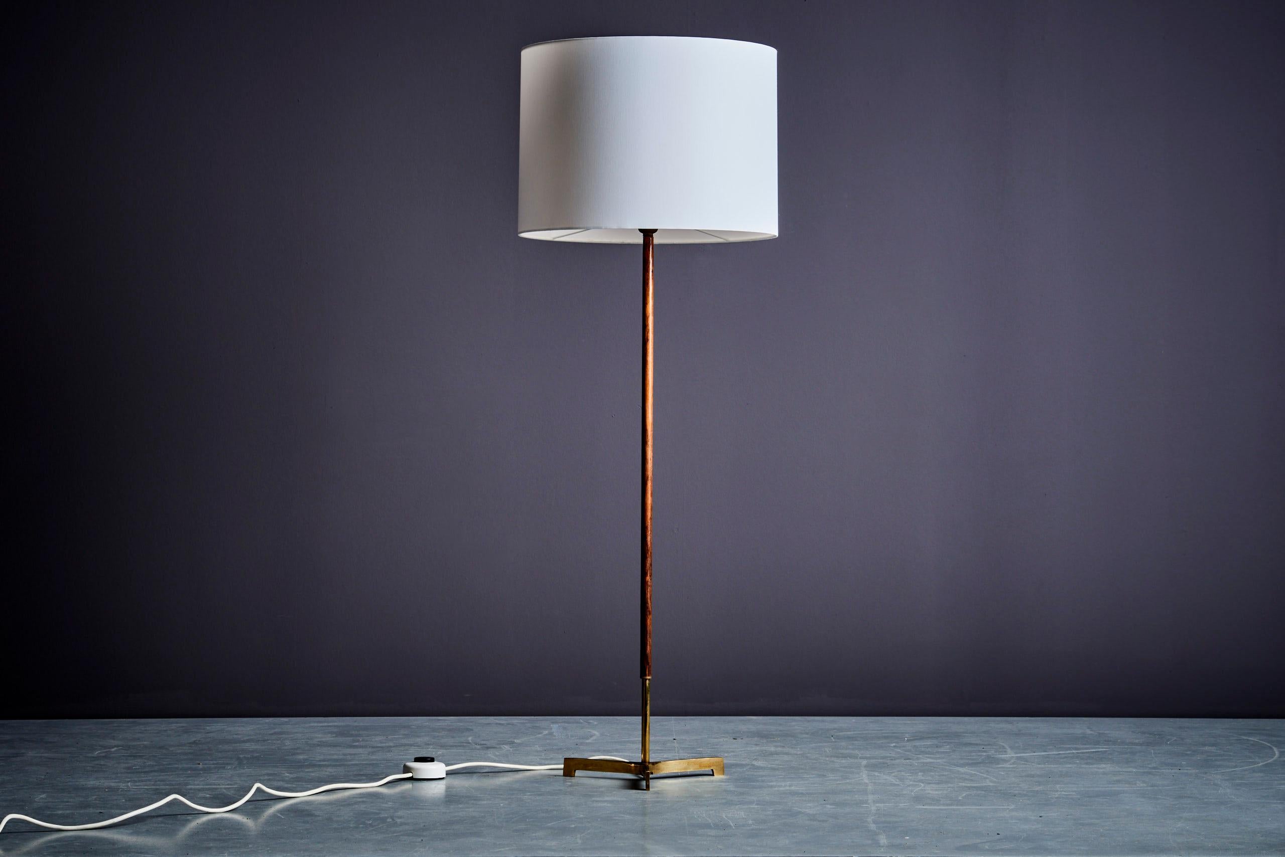 Austrian Floor Lamp in Brass and Rosewood by Kalmar Austria - 1960s For Sale