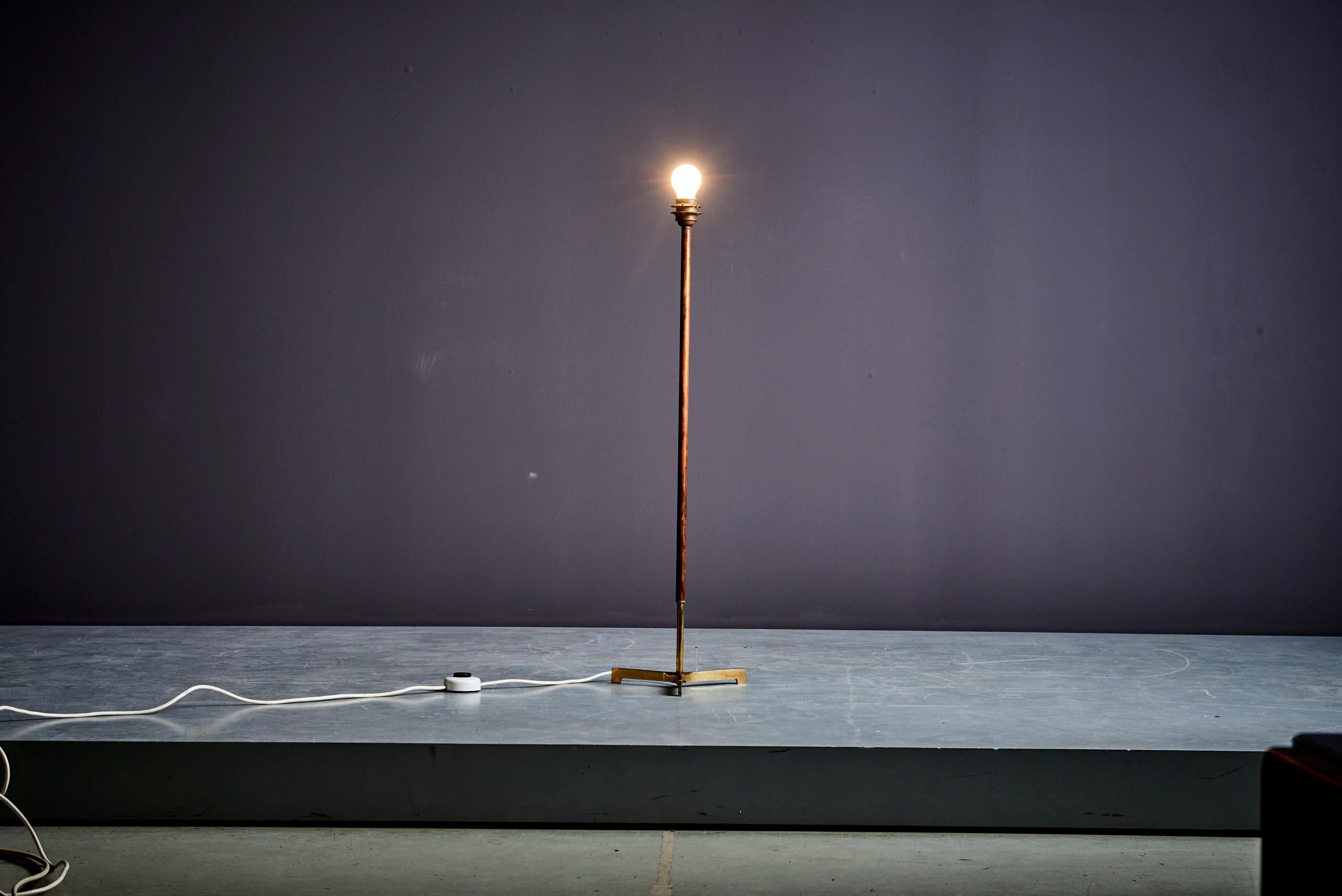 Floor Lamp in Brass and Rosewood by Kalmar Austria - 1960s For Sale 3