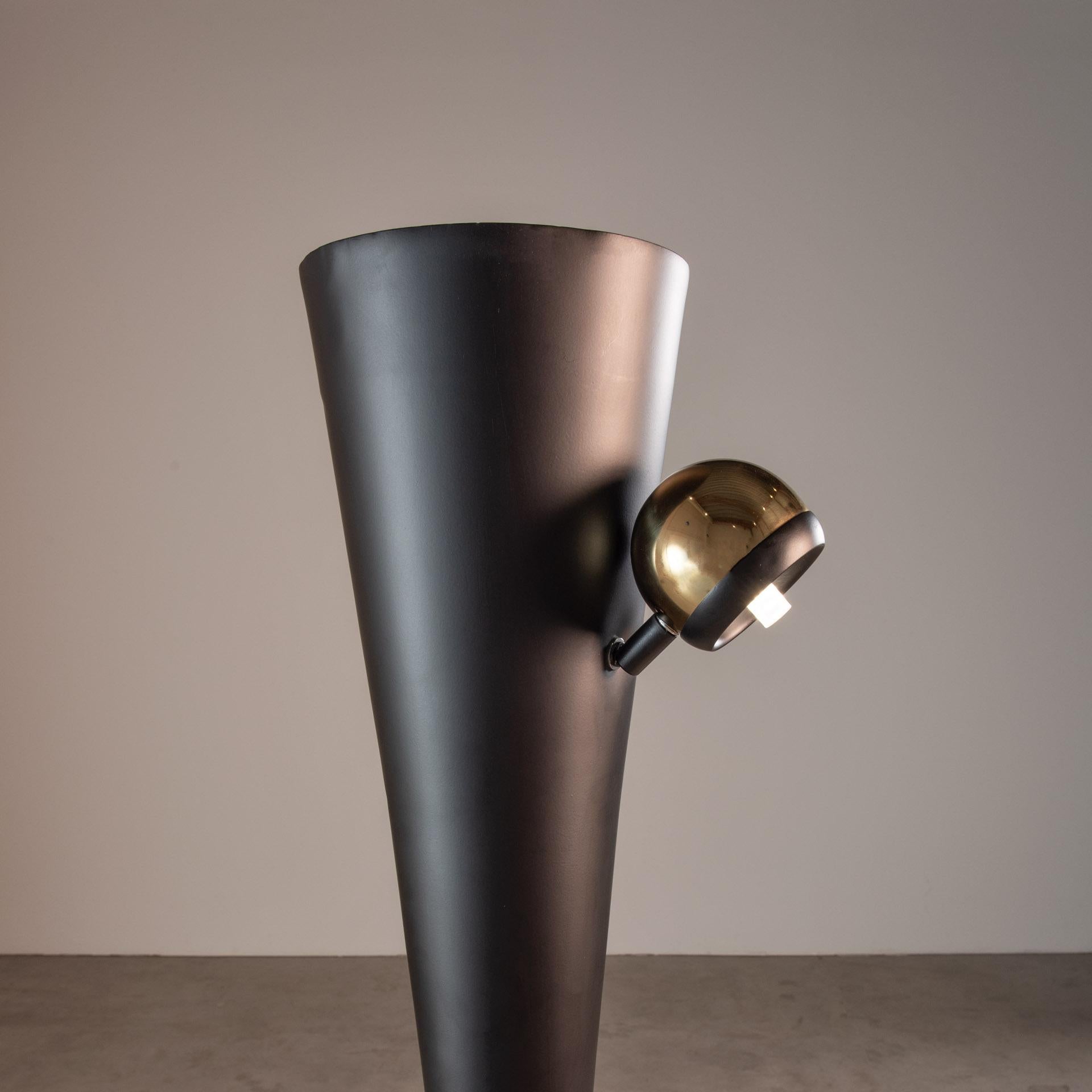Mid-Century Modern Floor Lamp in Brass and Steel, by Dominici, Mid-Century Brazilian Design Modern For Sale