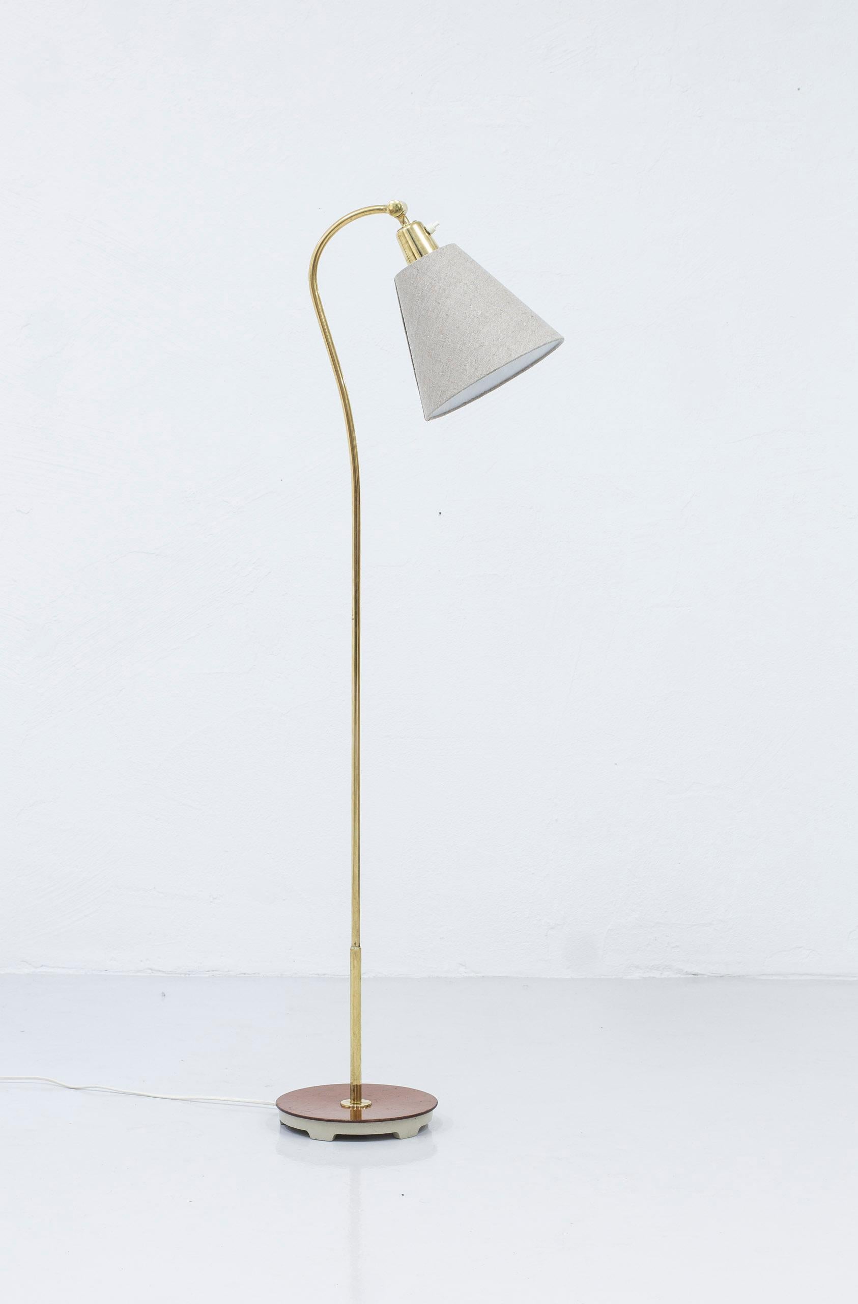 Scandinavian Modern Floor Lamp in Brass by Bertil Brisborg, Nordiska Kompaniet Swedish Modern, 1950s For Sale