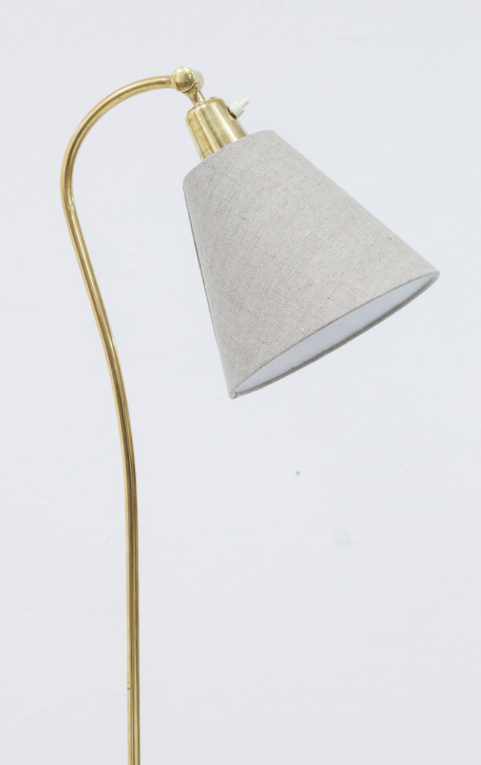 Floor Lamp in Brass by Bertil Brisborg, Nordiska Kompaniet Swedish Modern, 1950s In Good Condition For Sale In Hägersten, SE