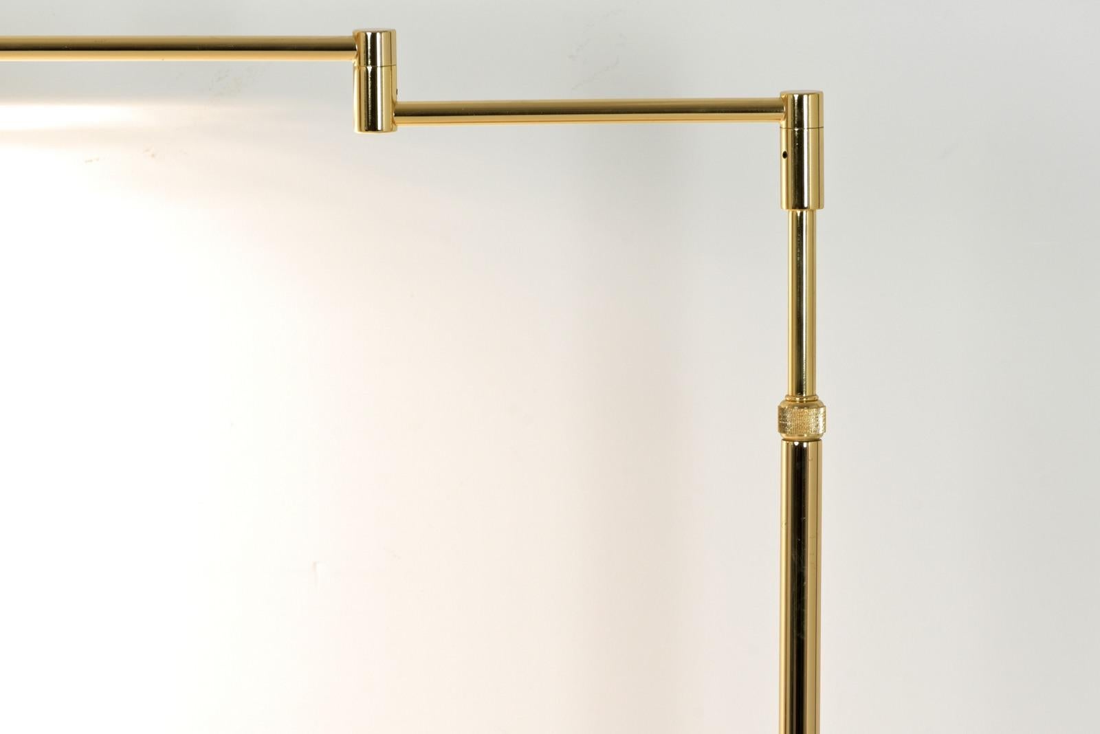 Floor Lamp in Brass by Fratelli Martini, Italy - 1970s  For Sale 2