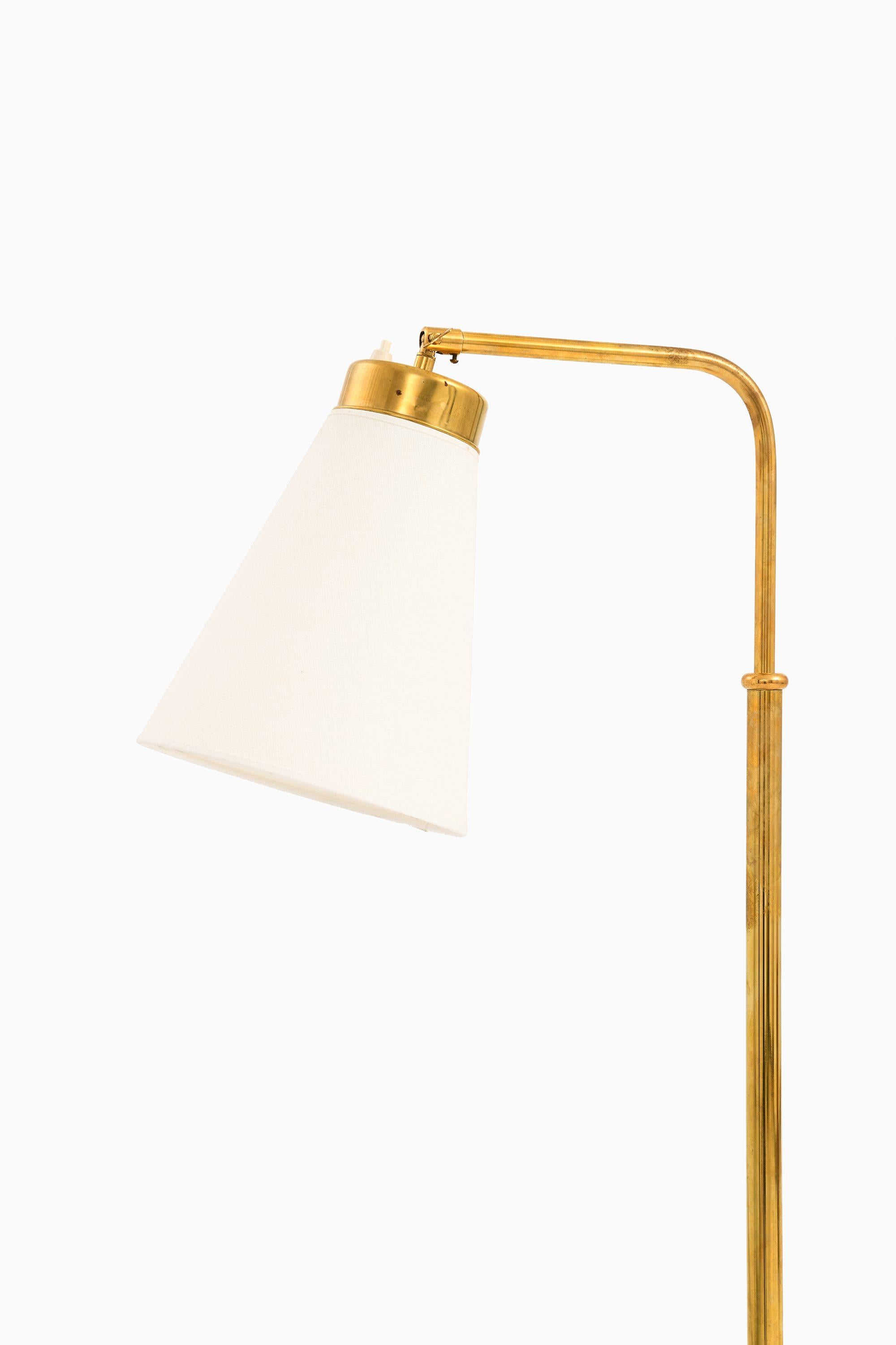 Height Adjustable Floor Lamp in Brass By Josef Frank, 1950's

Additional Information:
Material: Brass
Style: Mid century, Scandinavian
Height adjustable floor lamp model 1842
Produced by Svenskt Tenn in Sweden
Dimensions (W x D x H): 20 x 50 x