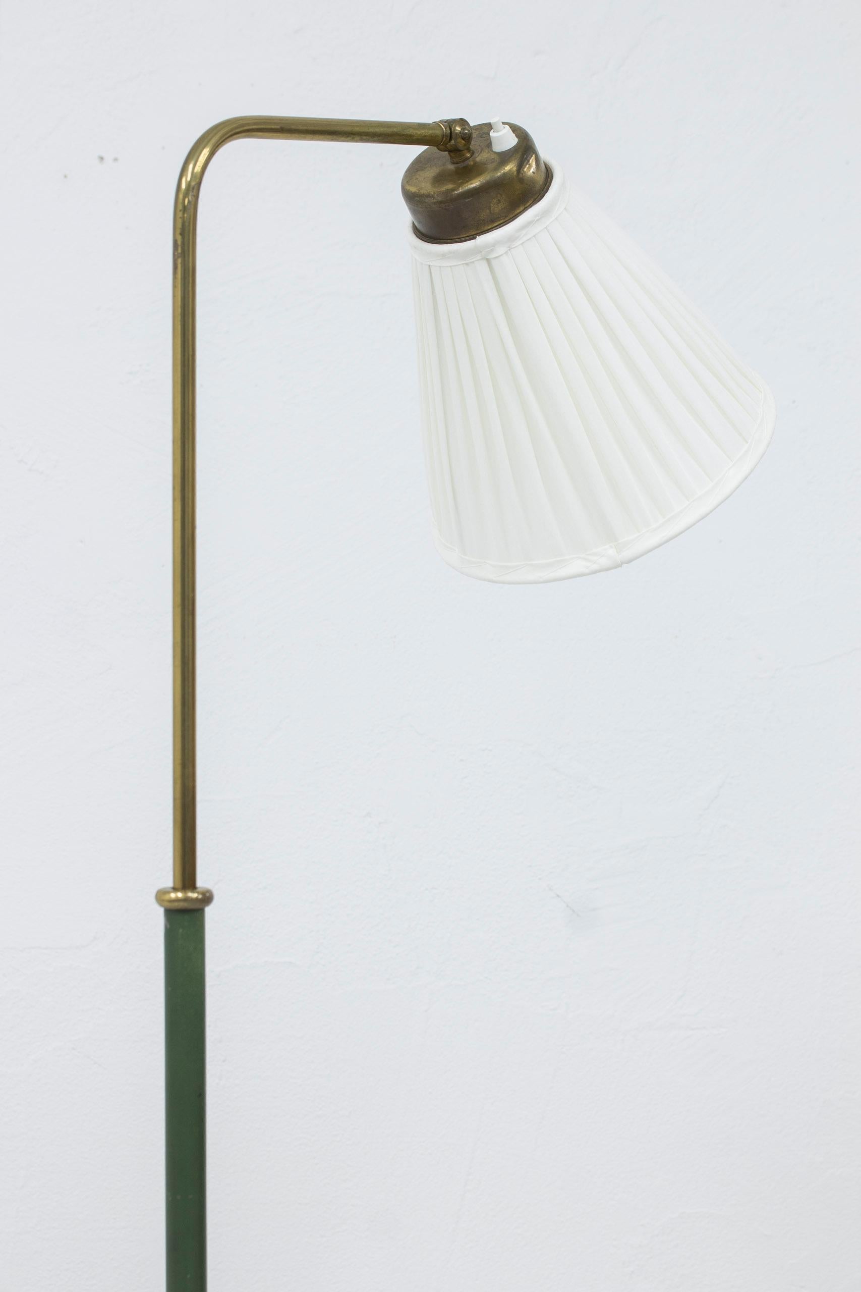 Swedish Floor Lamp in Brass by Josef Frank Fro Firma Svenskt Tenn, 1940s, Sweden
