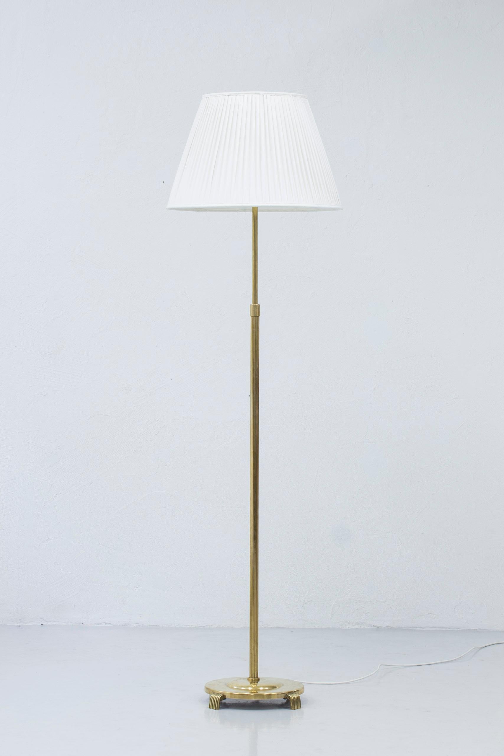 astrid floor lamp
