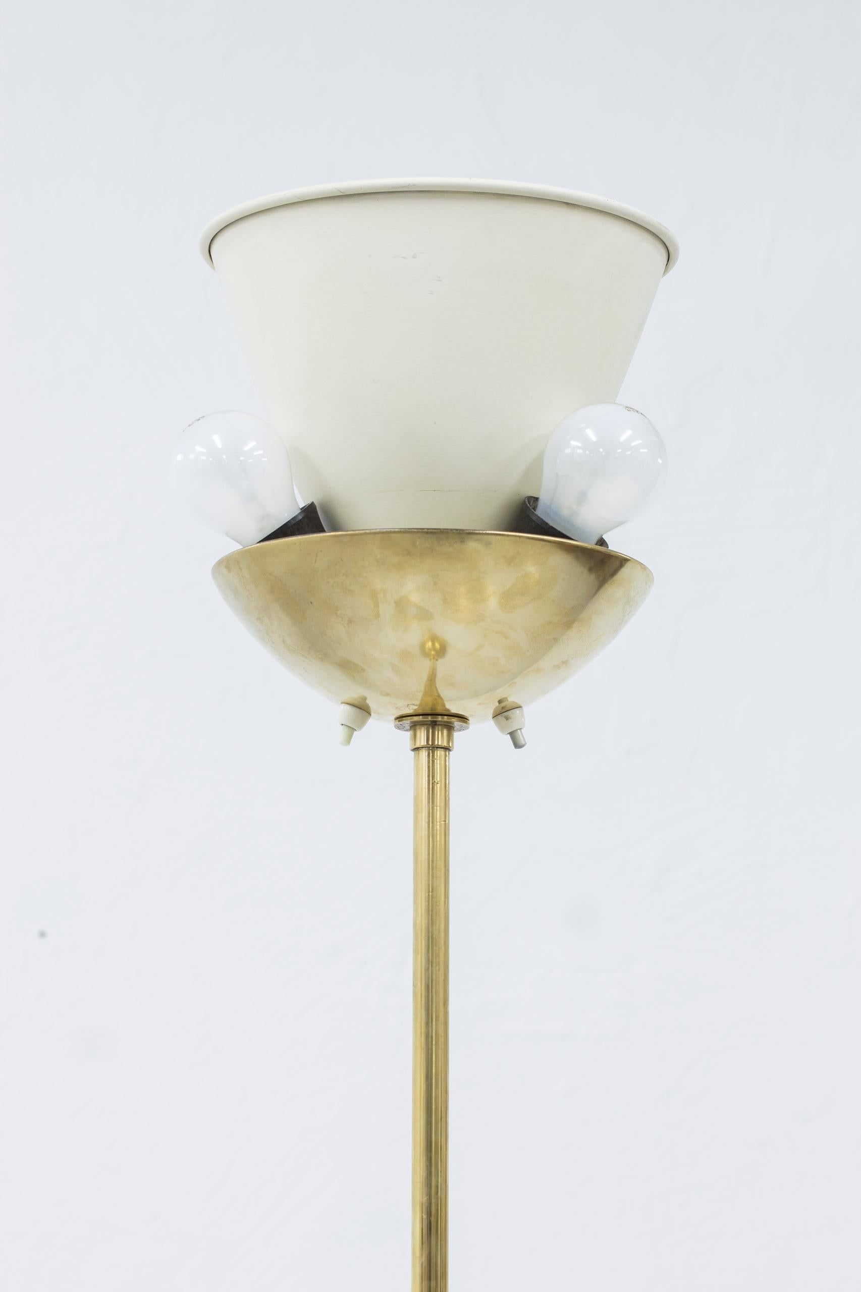Floor Lamp in Brass by Nordiska Kompaniet and Bertil Brisborg, 1930s For Sale 1