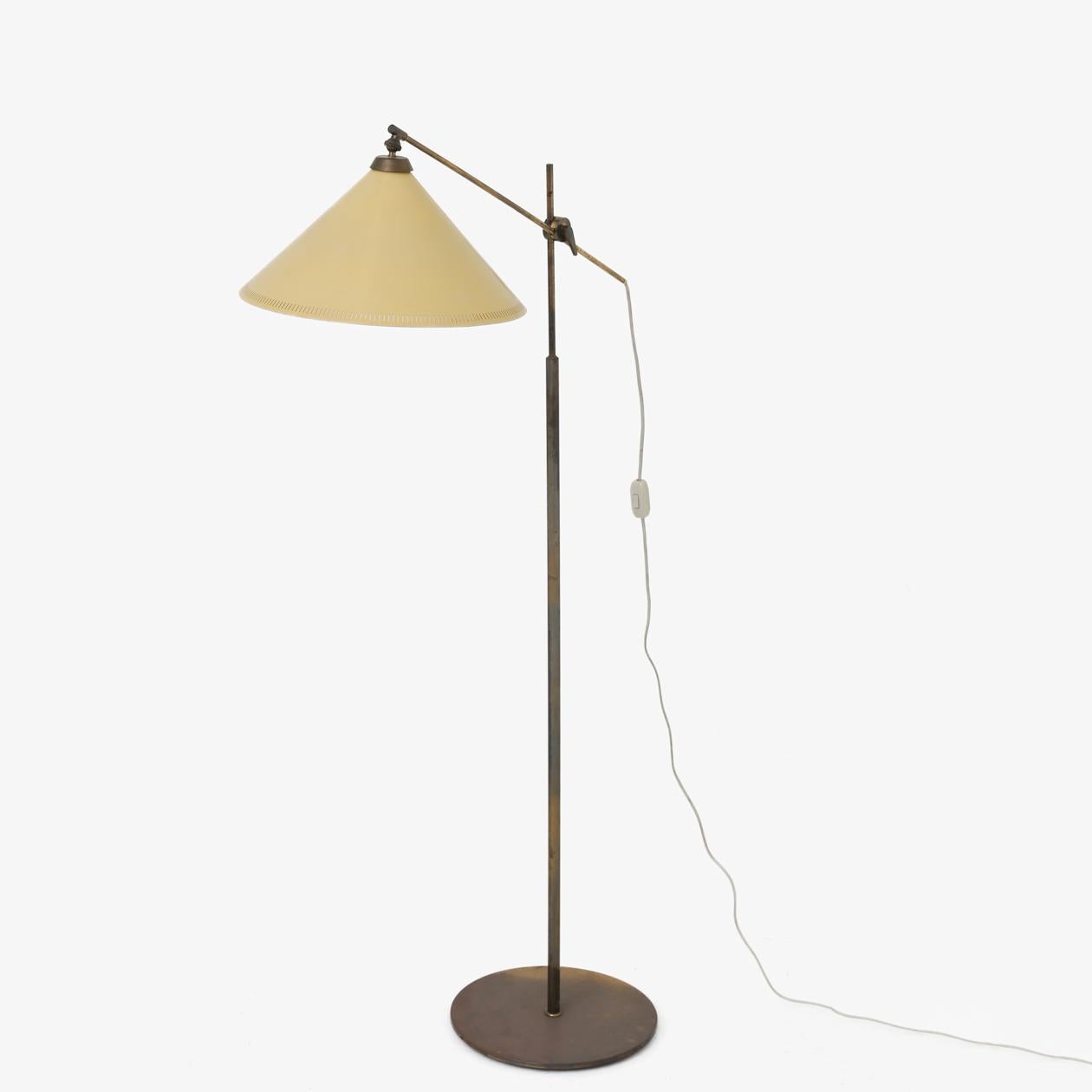 Floor Lamp in Brass by Th Valentiner In Good Condition In Copenhagen, DK