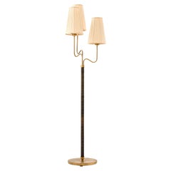 Lampada da terra in ottone, pelle e paralumi originali di Hans Bergström, anni '40