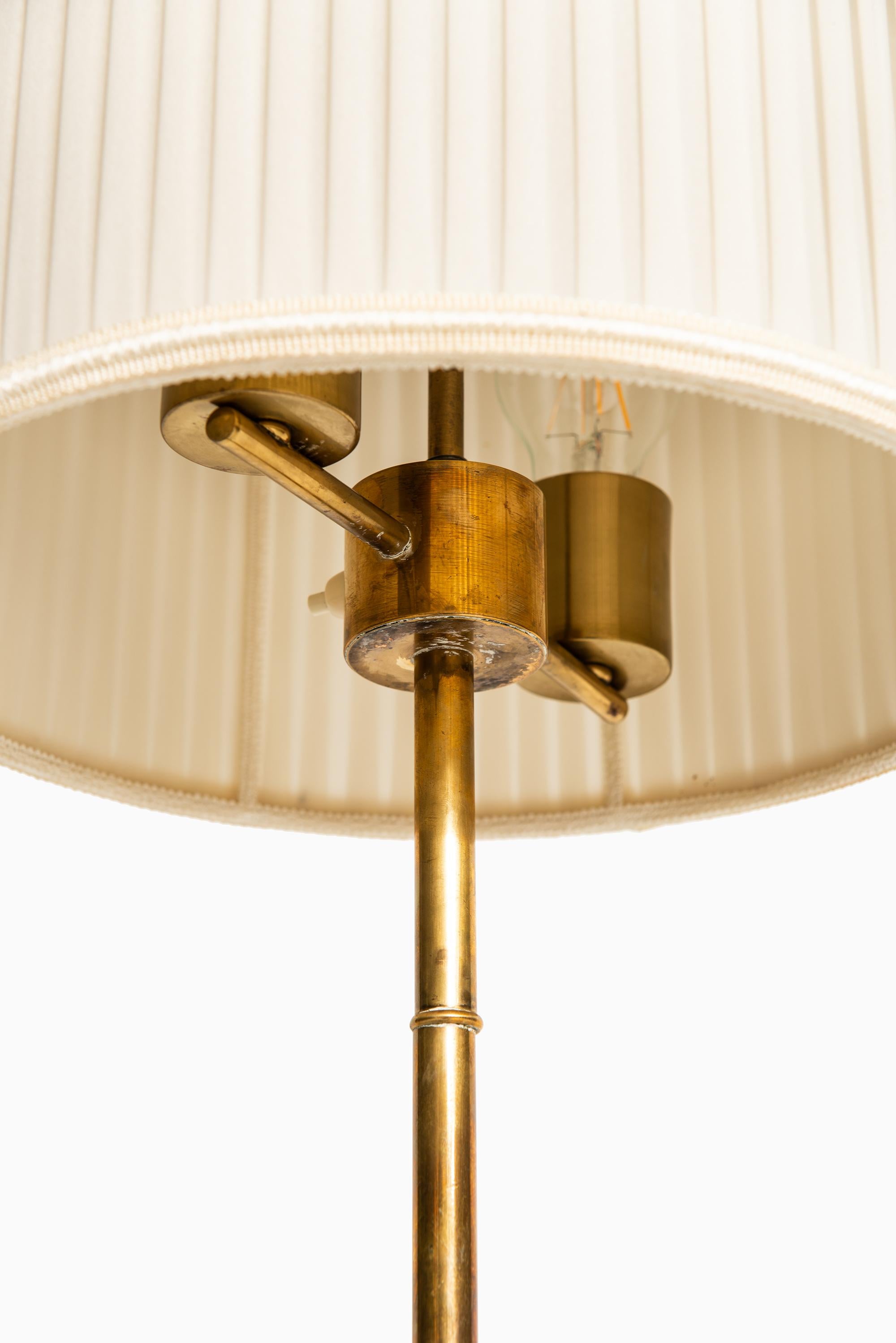 Swedish Floor Lamp in Brass Produced by Stilarmatur in Tranås, Sweden For Sale