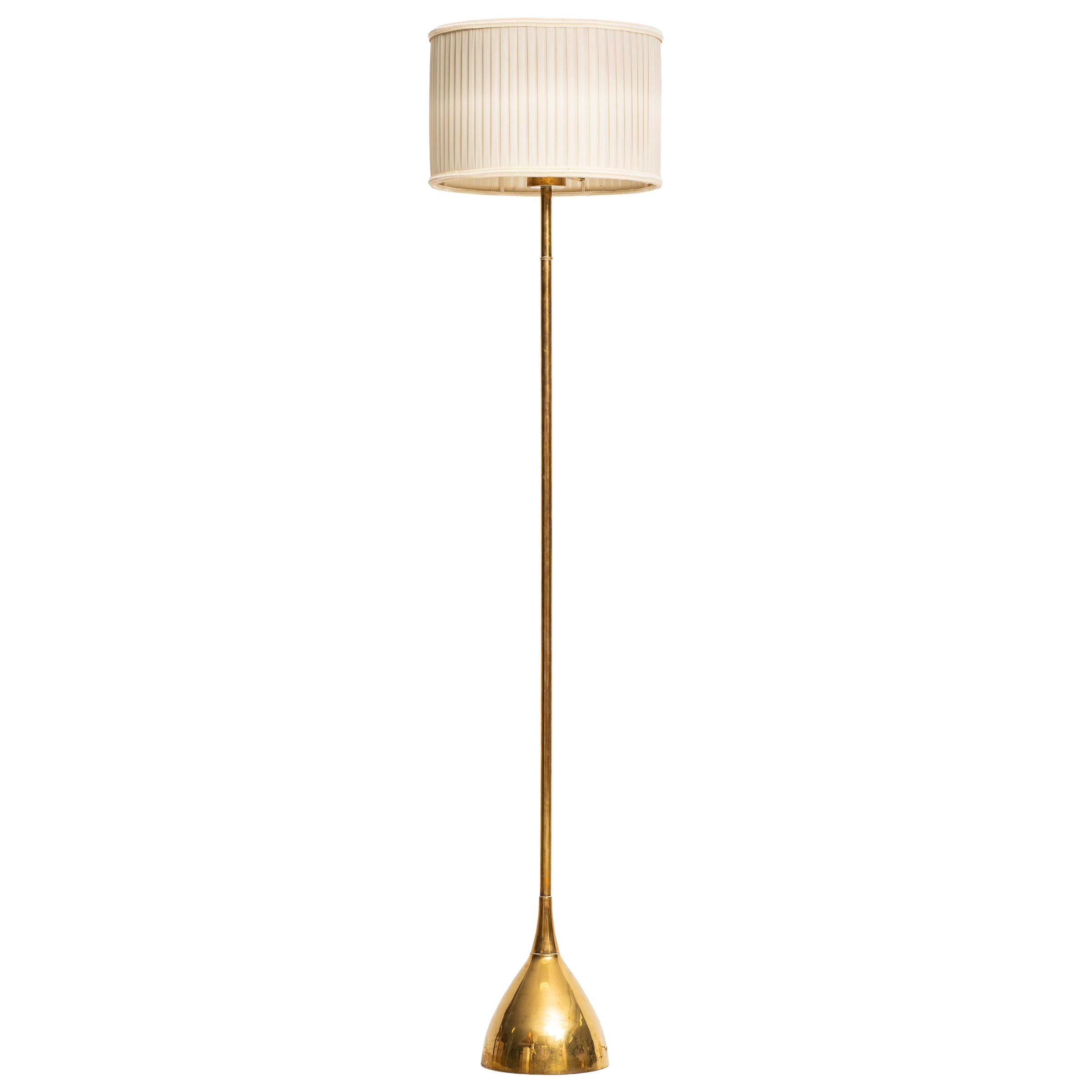 Floor Lamp in Brass Produced by Stilarmatur in Tranås, Sweden