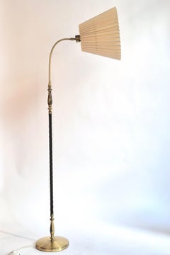 Lampada da terra in ottone con finiture in pelle marrone scuro, Swedish / Scandinavian Modern