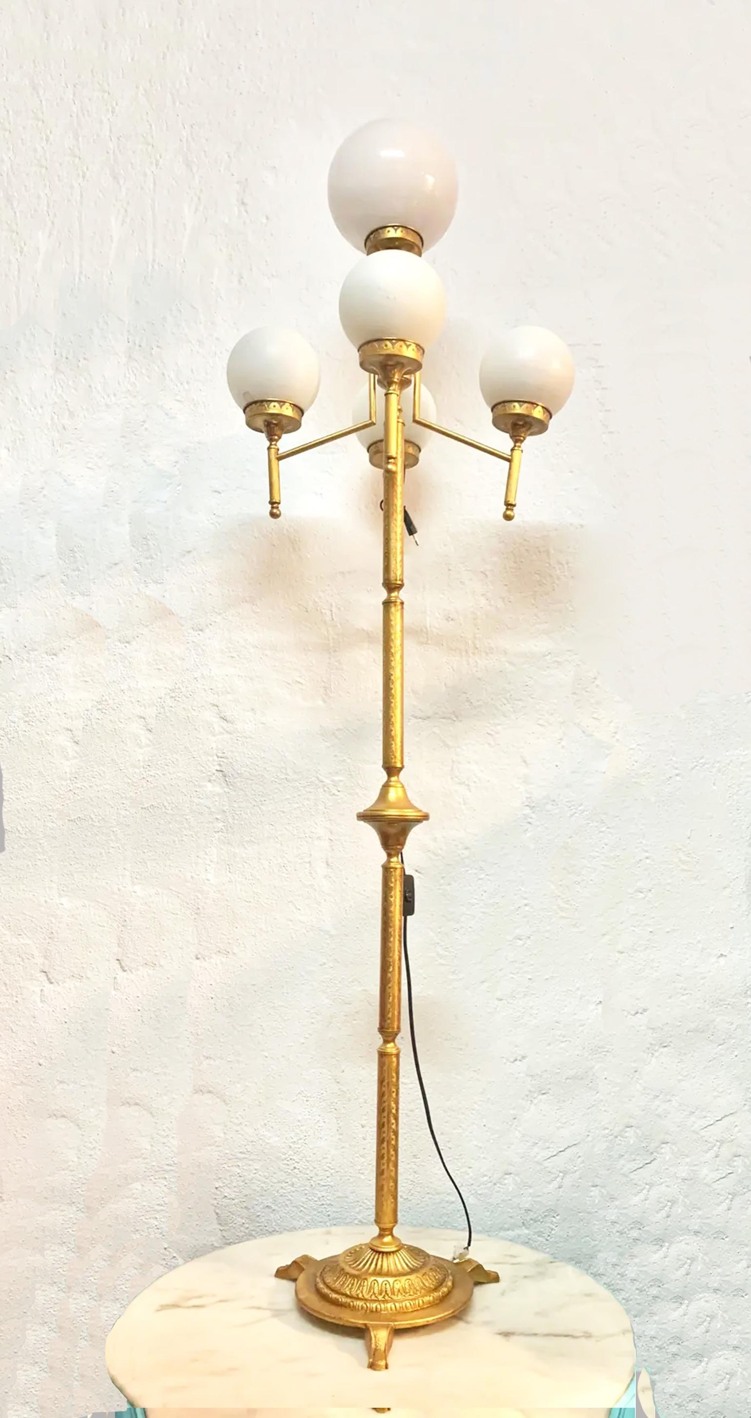 Art Deco Stehlampe   Weiße Opalhandschuhe Frankreich, 20. Jahrhundert im Angebot 5