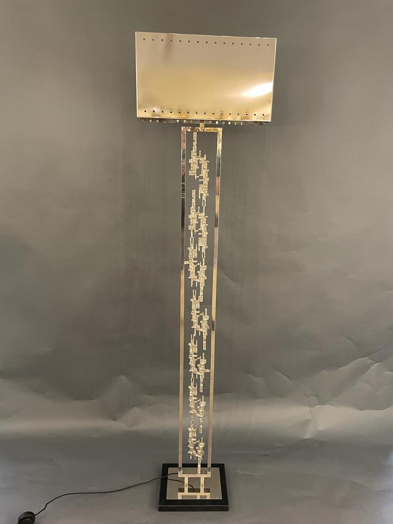 Italian Design Floor Lamp in Nickel patineted bronze in the style of A. Brotto. Italy 1980s.