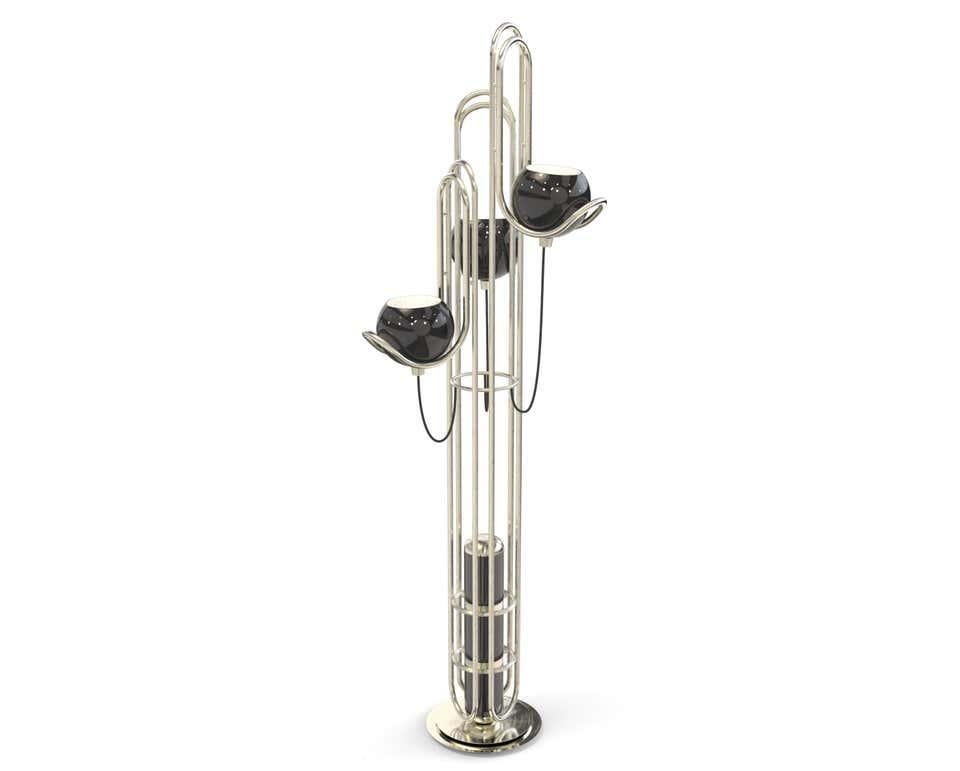 Lampada da terra in rame con globi neri

Tempo di produzione stimato: 6-7 settimane

Dimensioni
Altezza 27,29 pollici (69,3 cm)
Diametro 10,24 pollici (26 cm)

Il corpo placcato in oro è l'ultimo dettaglio di questa lampada da terra retrò.