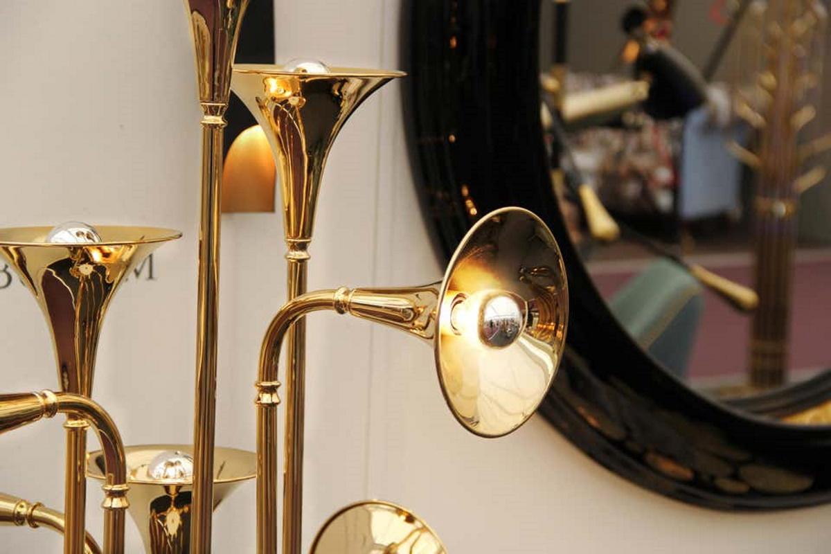 Contemporary Floor Lamp in Gold and Brass For Sale