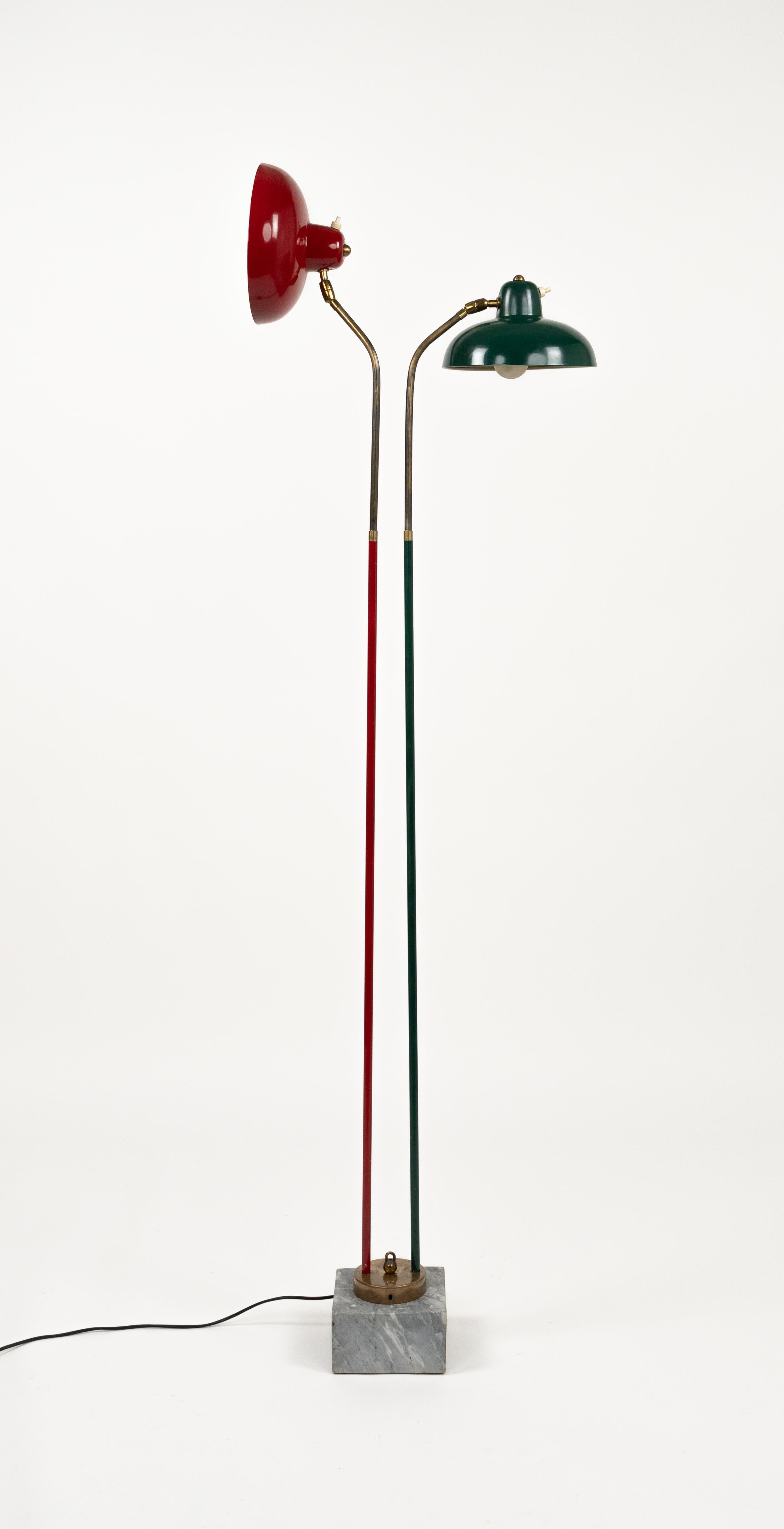 Stehlampe aus Marmor, lackiertem Metall und Messing im Stilnovo-Stil, Italien 1950er Jahre im Angebot 3