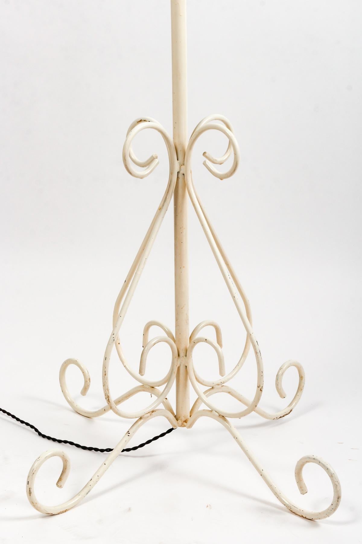 Floor lamp in Painted Wrought Iron by Maison R.Gleizes, 1950-1960 Design. For Sale 1