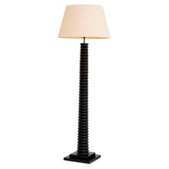 Lampada da terra in legno nero lucido, con base e paralume in granito nero