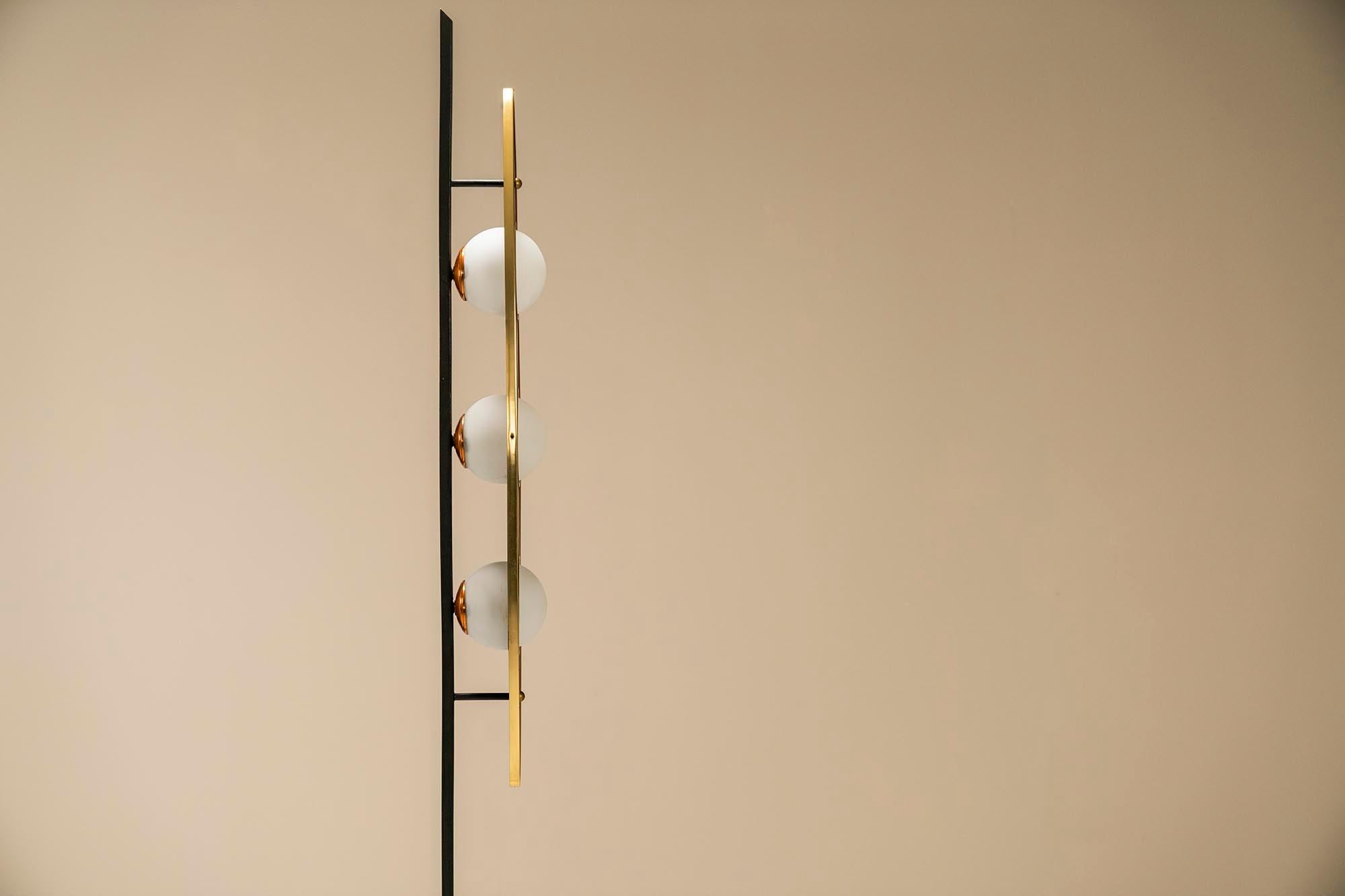 Italian Floor Lamp in Teak and Brass in the Style of Goffredo Reggiani, Italy, 1970s