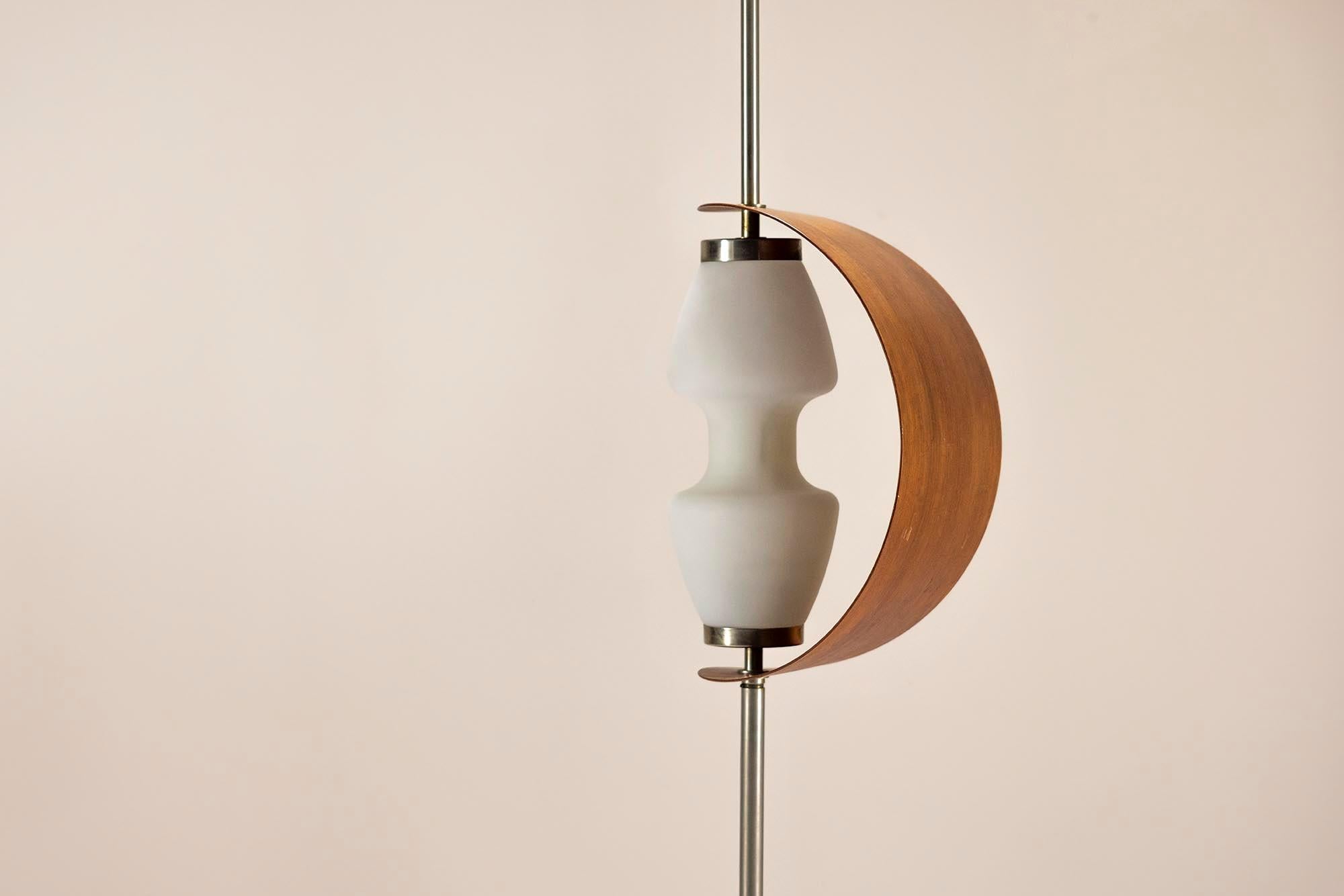 Floor Lamp in Teak and Marble in the style of Goffredo Reggiani, Italy 1970s In Good Condition In Hellouw, NL