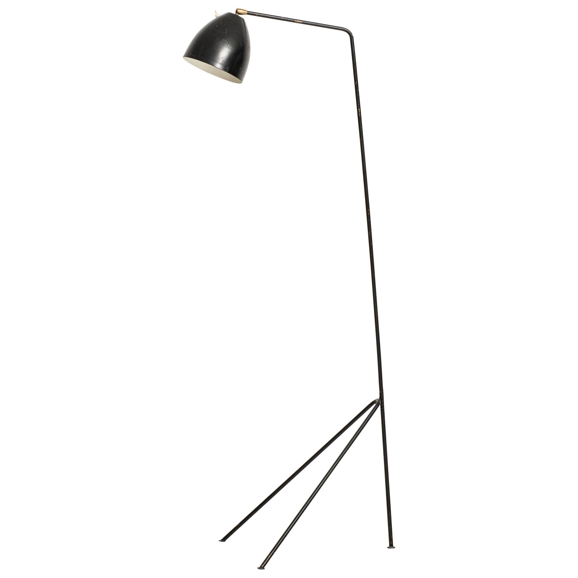 Stehlampe in der Art von Greta Magnusson-Grossman, hergestellt in Schweden im Angebot