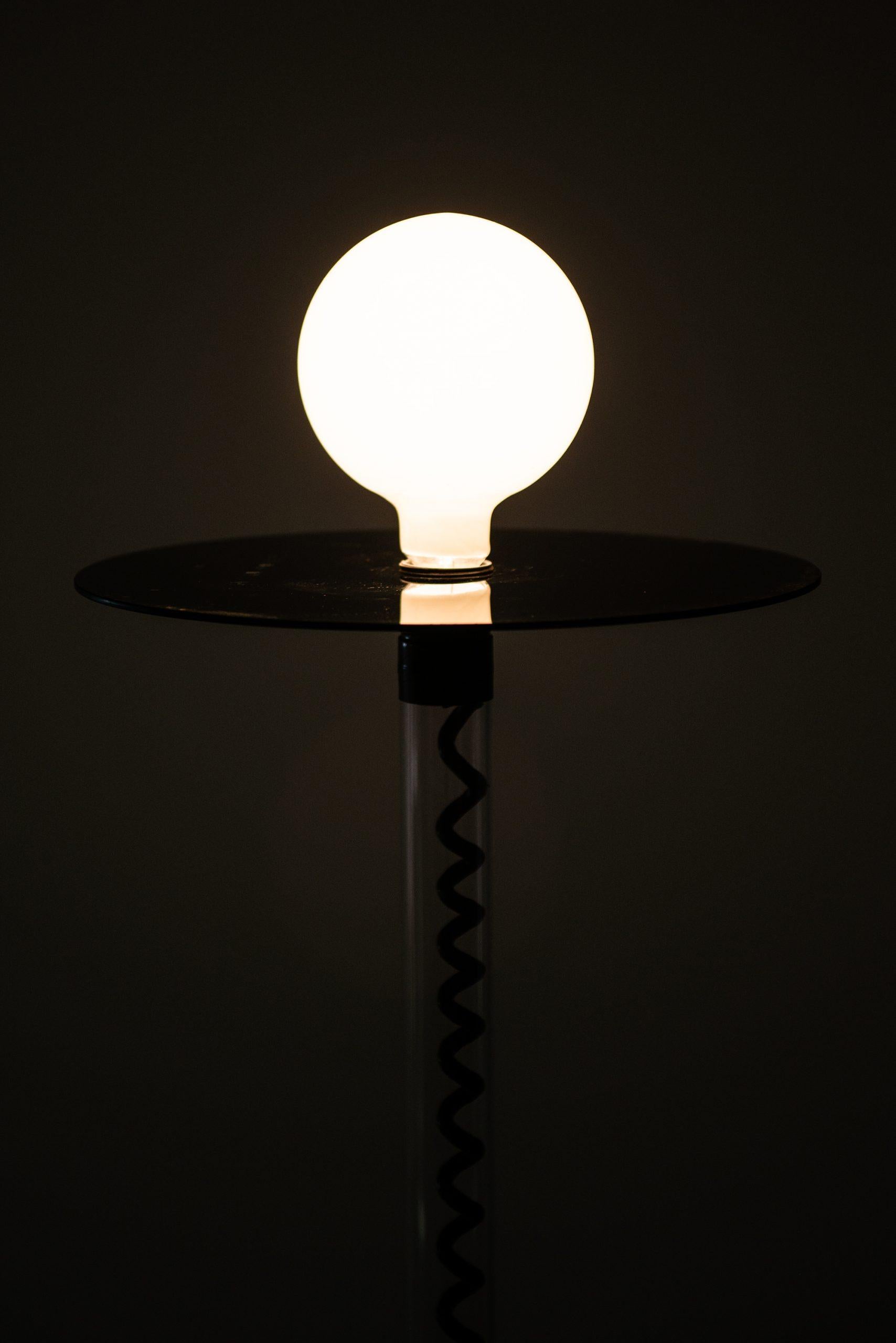 Floor Lamp in the Manner of the Memphis Group Probably Produced in Italy In Good Condition For Sale In Limhamn, Skåne län