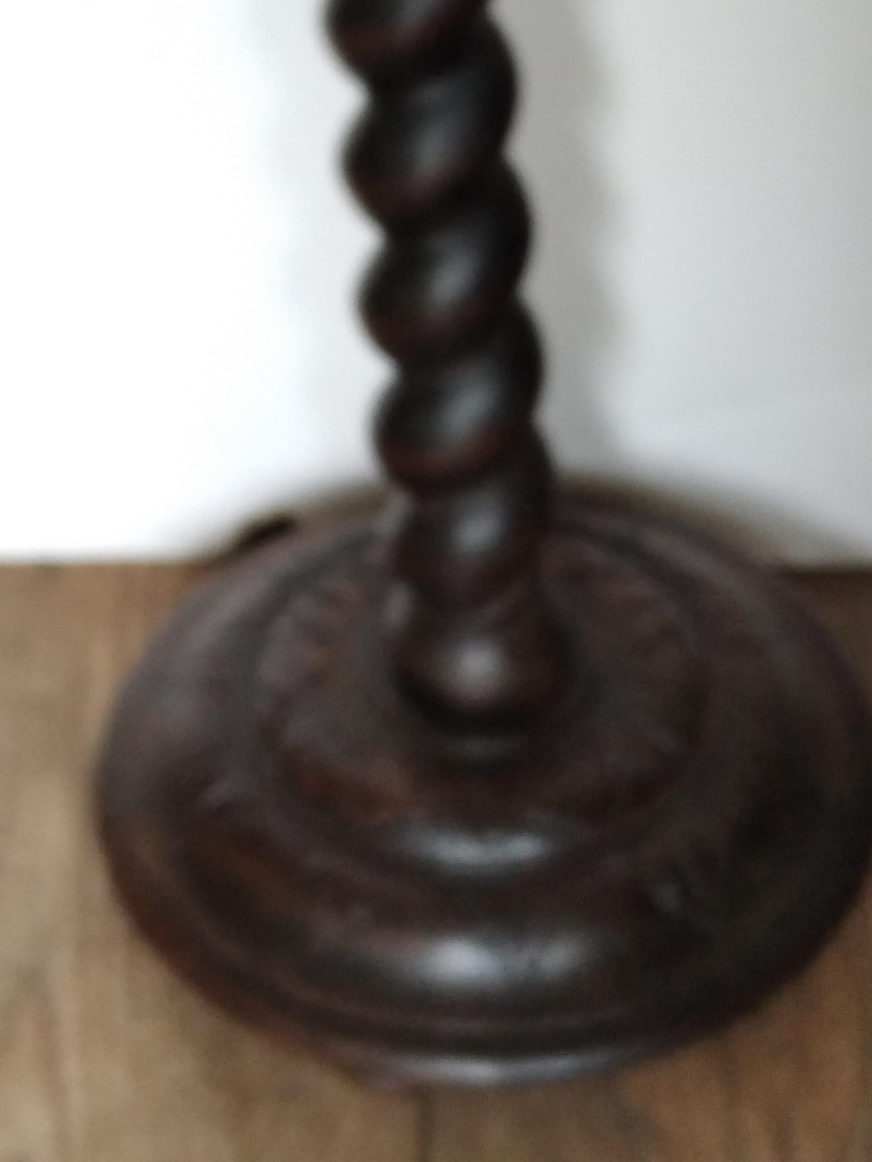 Flor  Lamp Wood  Barley Twist  Column, RE 19th Century, Arts and Crafts Spain In Good Condition For Sale In Mombuey, Zamora