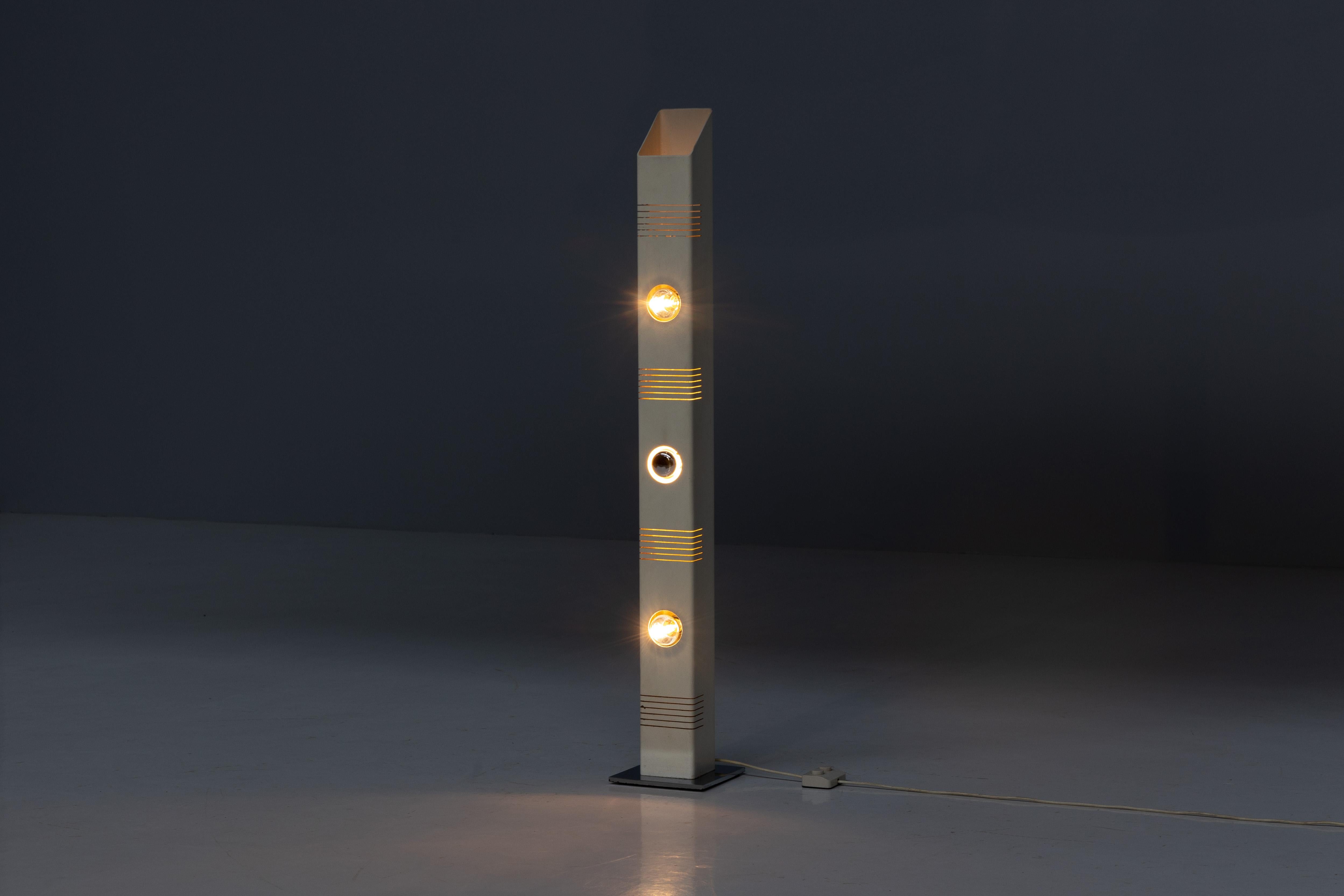 Floor Lamp in the Style of Tronconi, Italy, 1970s In Excellent Condition For Sale In Antwerp, BE