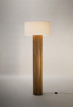Stehlampe aus Nussbaumholz von Tinatin Kilaberidze