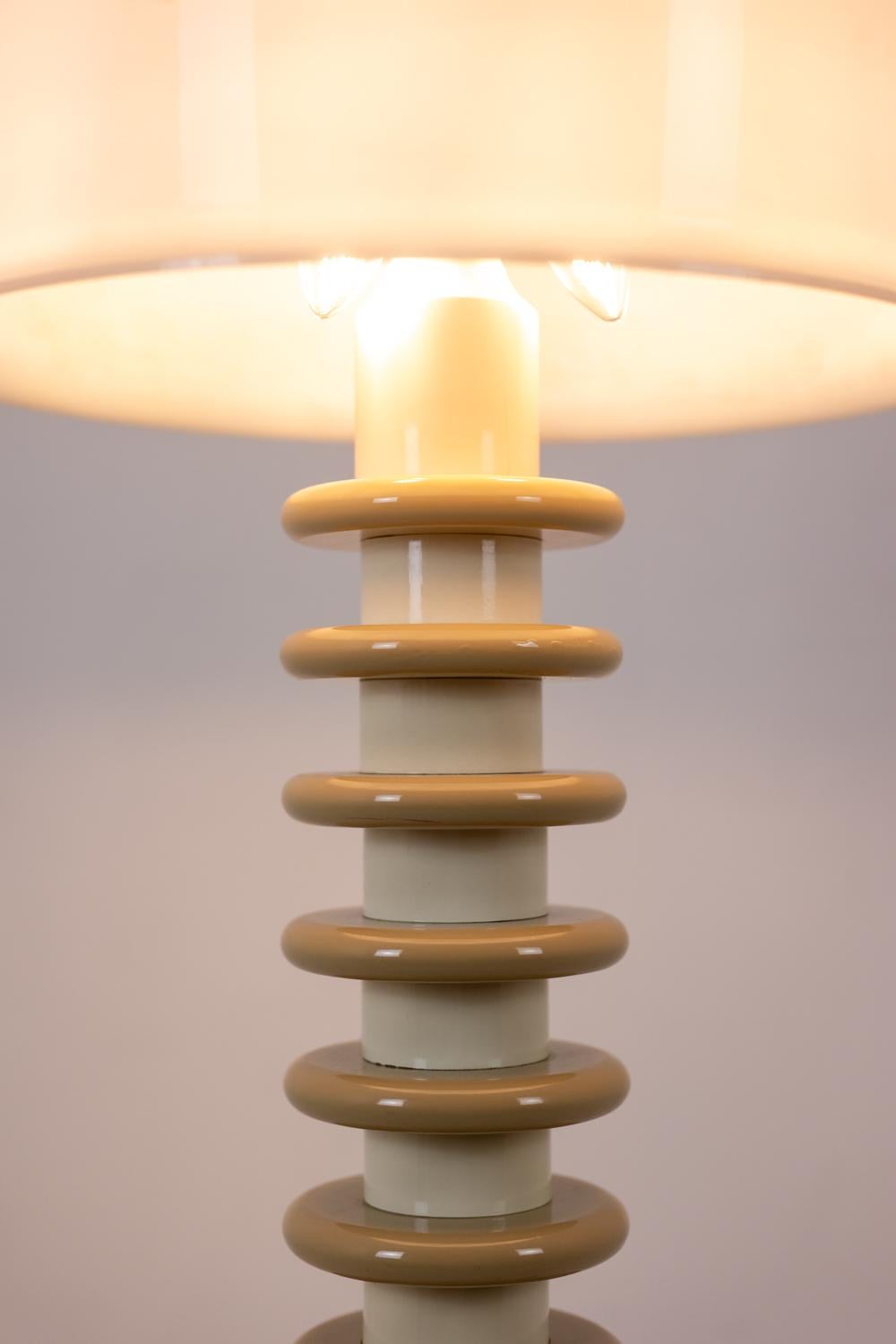 Legno Floor lamp in white and beige lacquered wood. 1980s-90s in vendita