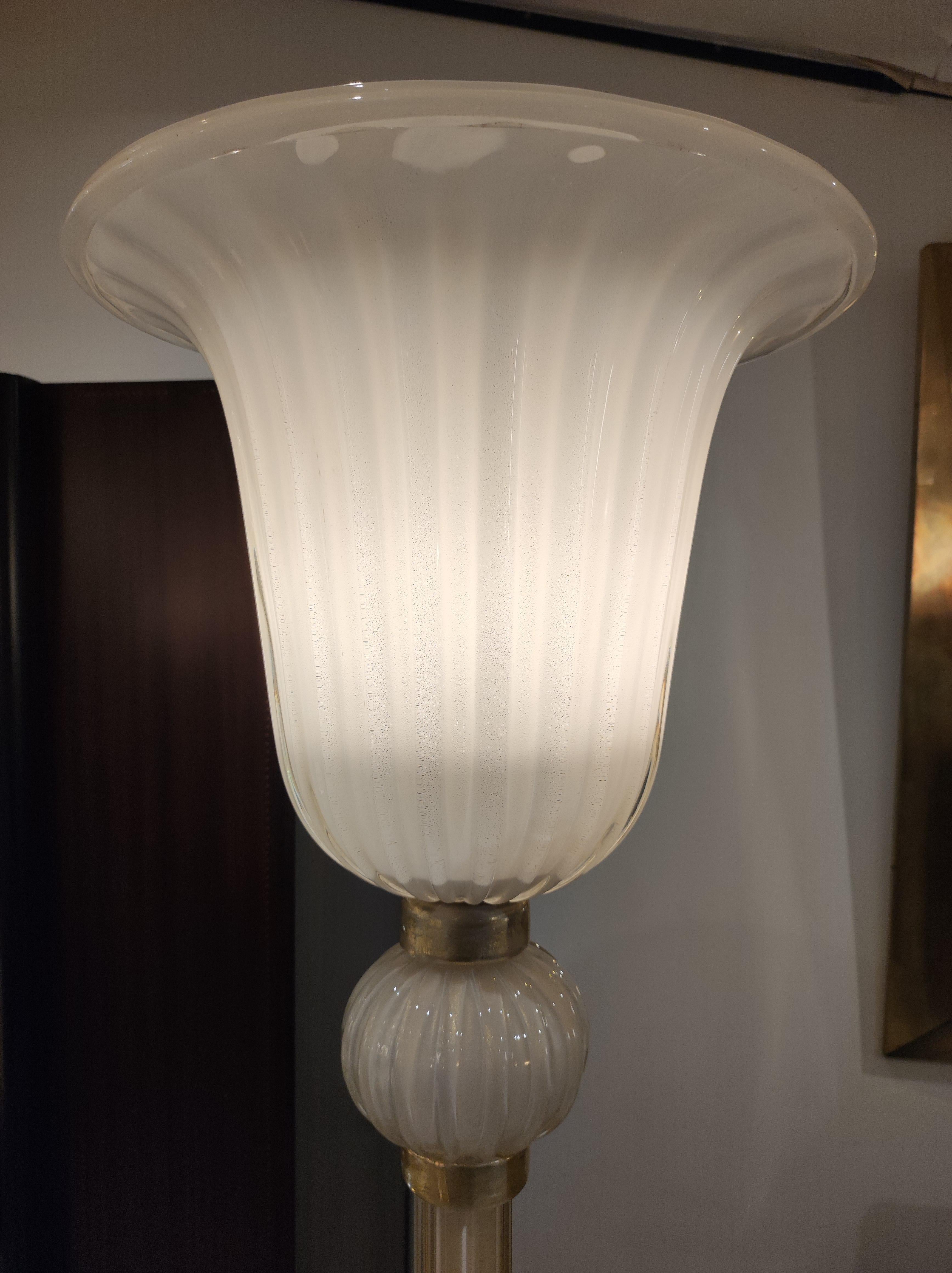 Floor Lamp in White Murano Glass with Gold Glitter Inserts For Sale 6