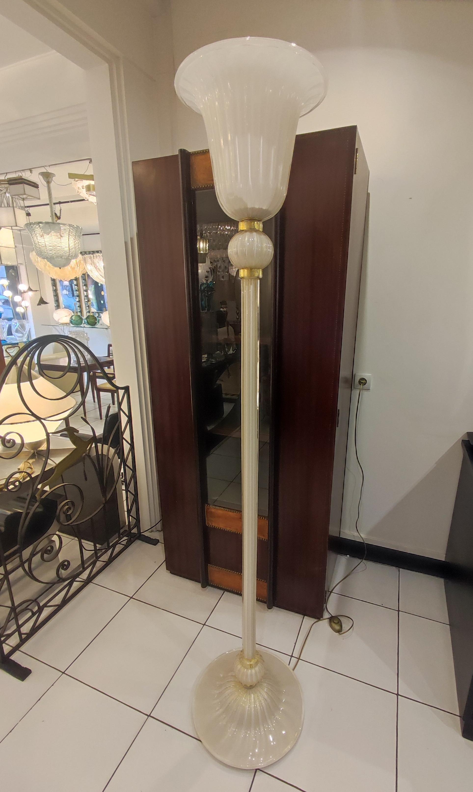 Brass Floor Lamp in White Murano Glass with Gold Glitter Inserts For Sale