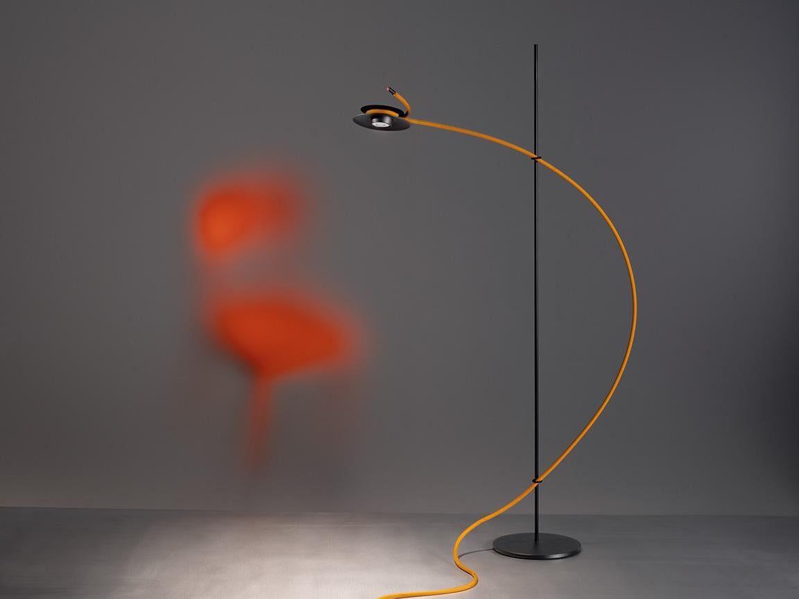 XXIe siècle et contemporain Floor Lamp Ingo Maurer Ms. Bowjangles - Orange en vente
