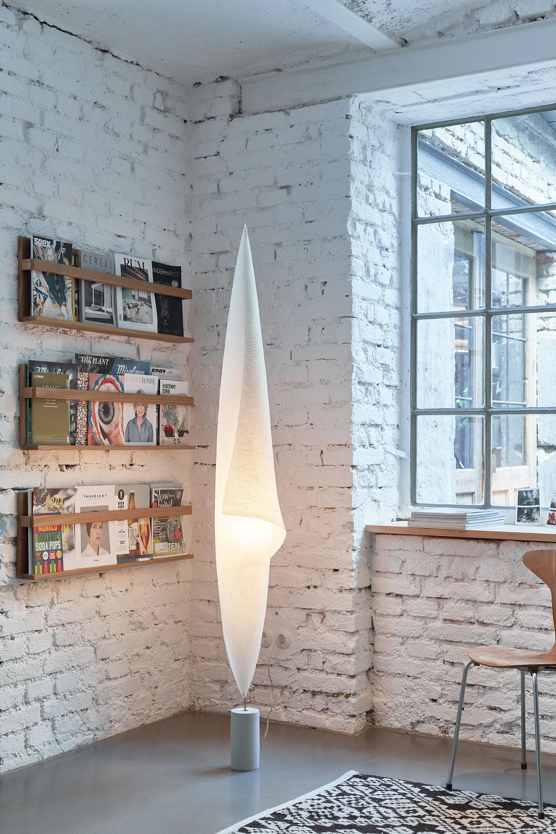 German Floor lamp Ingo Maurer Wo-Tum-Bu 1 For Sale