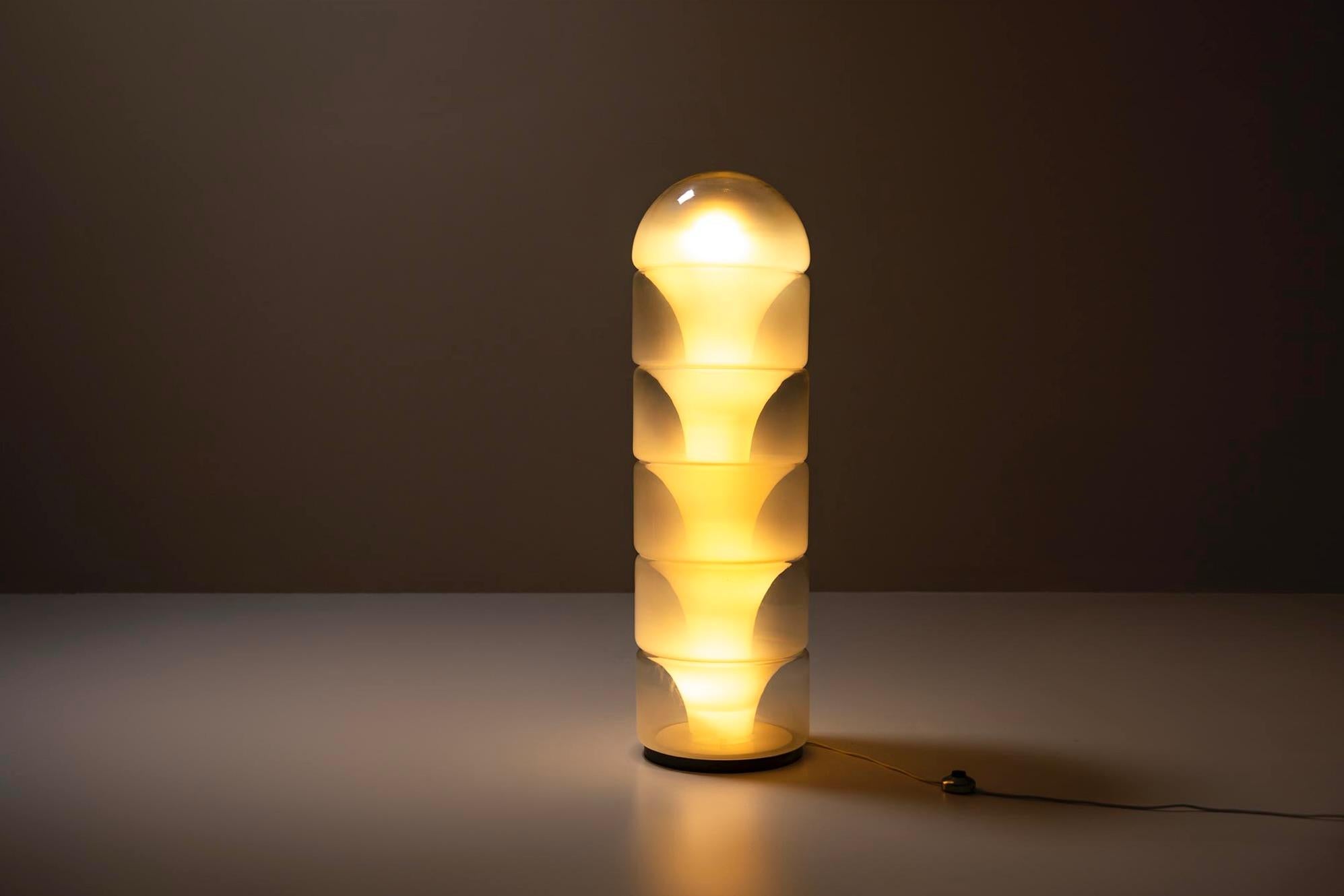 Floor lamp LT 316 in White-shaded Glass by Carlo Nason for AV Mazzega 2