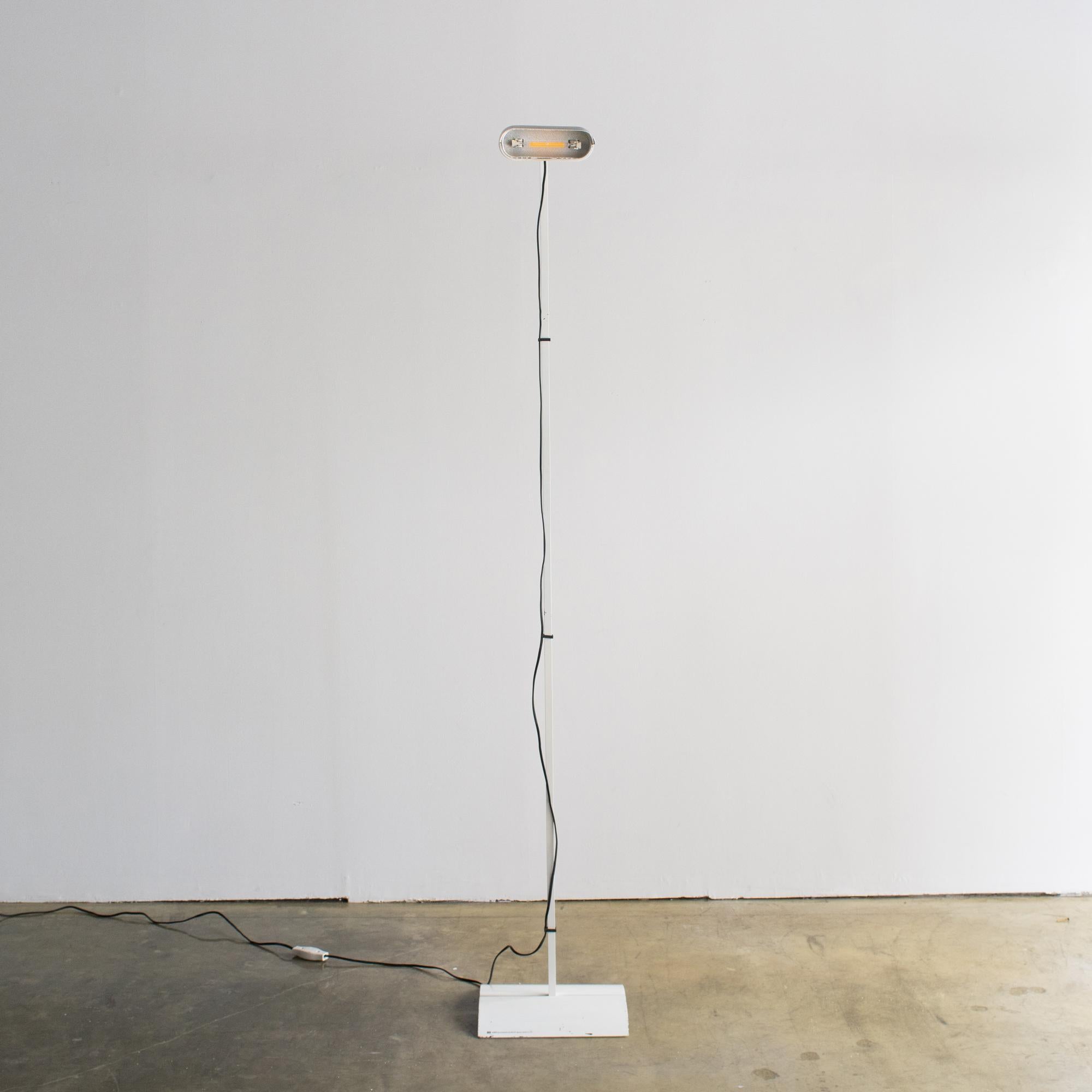 Italiano Lampada da terra Luci anni '70-'80 stile moderno italiano Stilnovo in vendita