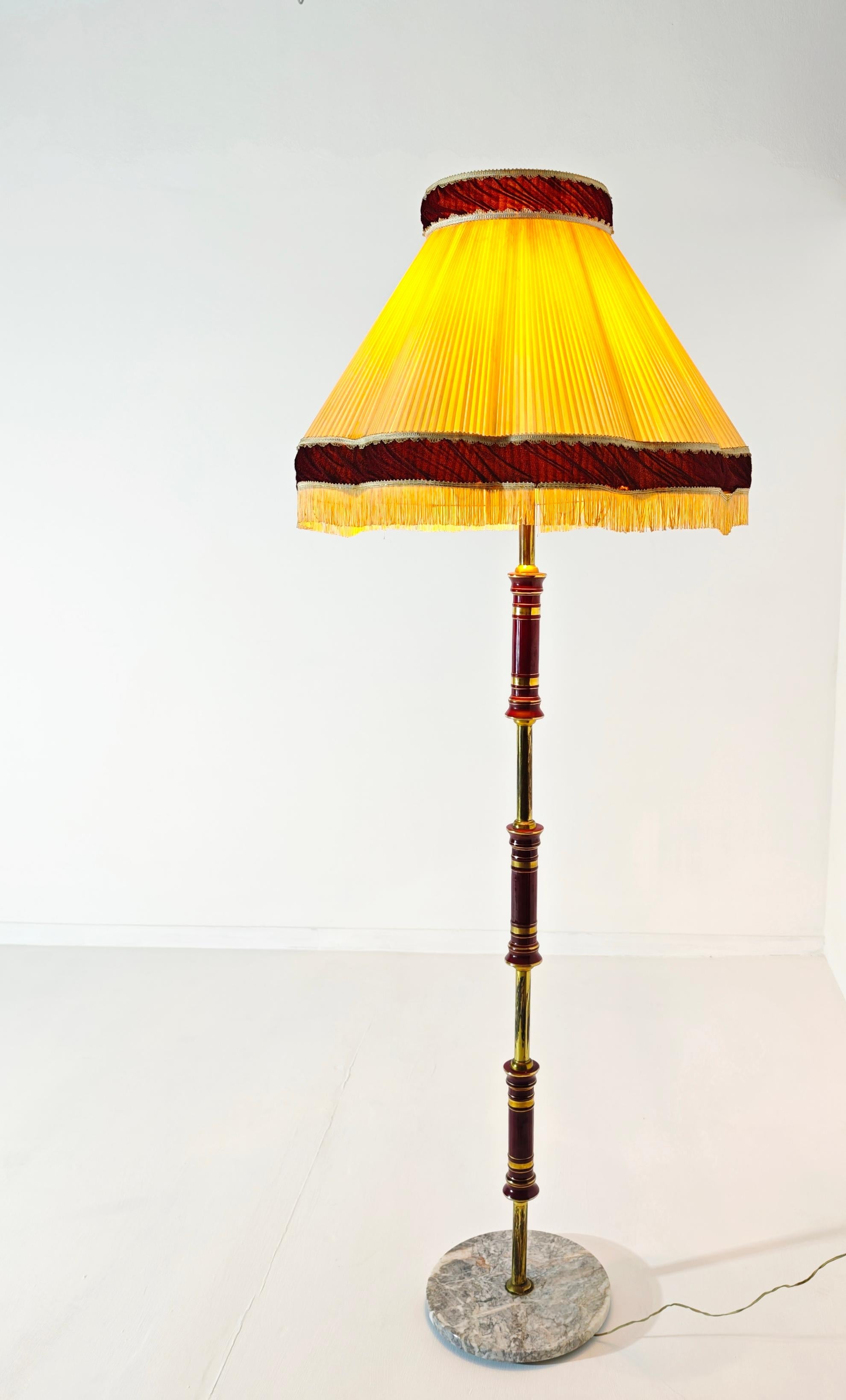 Lámpara de pie Made in Italy 1940/50s Mármol y latón Mediados de siglo en venta 3