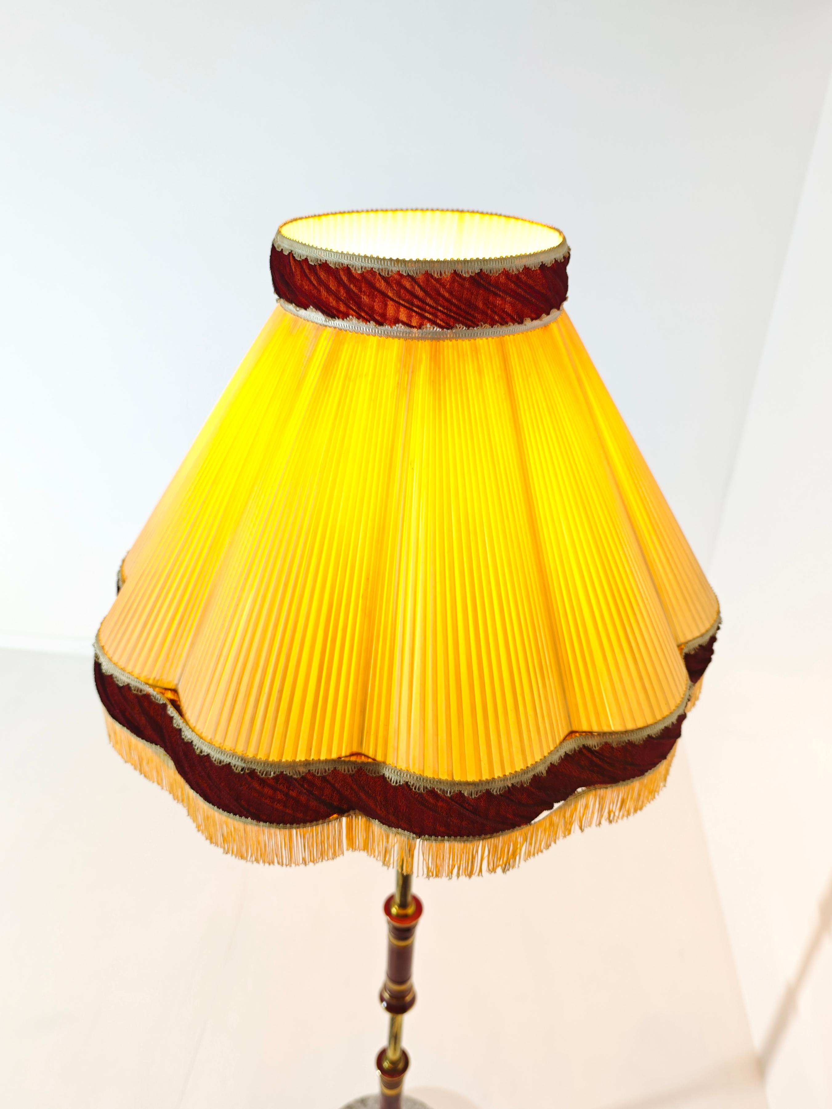 Lámpara de pie Made in Italy 1940/50s Mármol y latón Mediados de siglo en Bueno estado para la venta en Palermo, IT