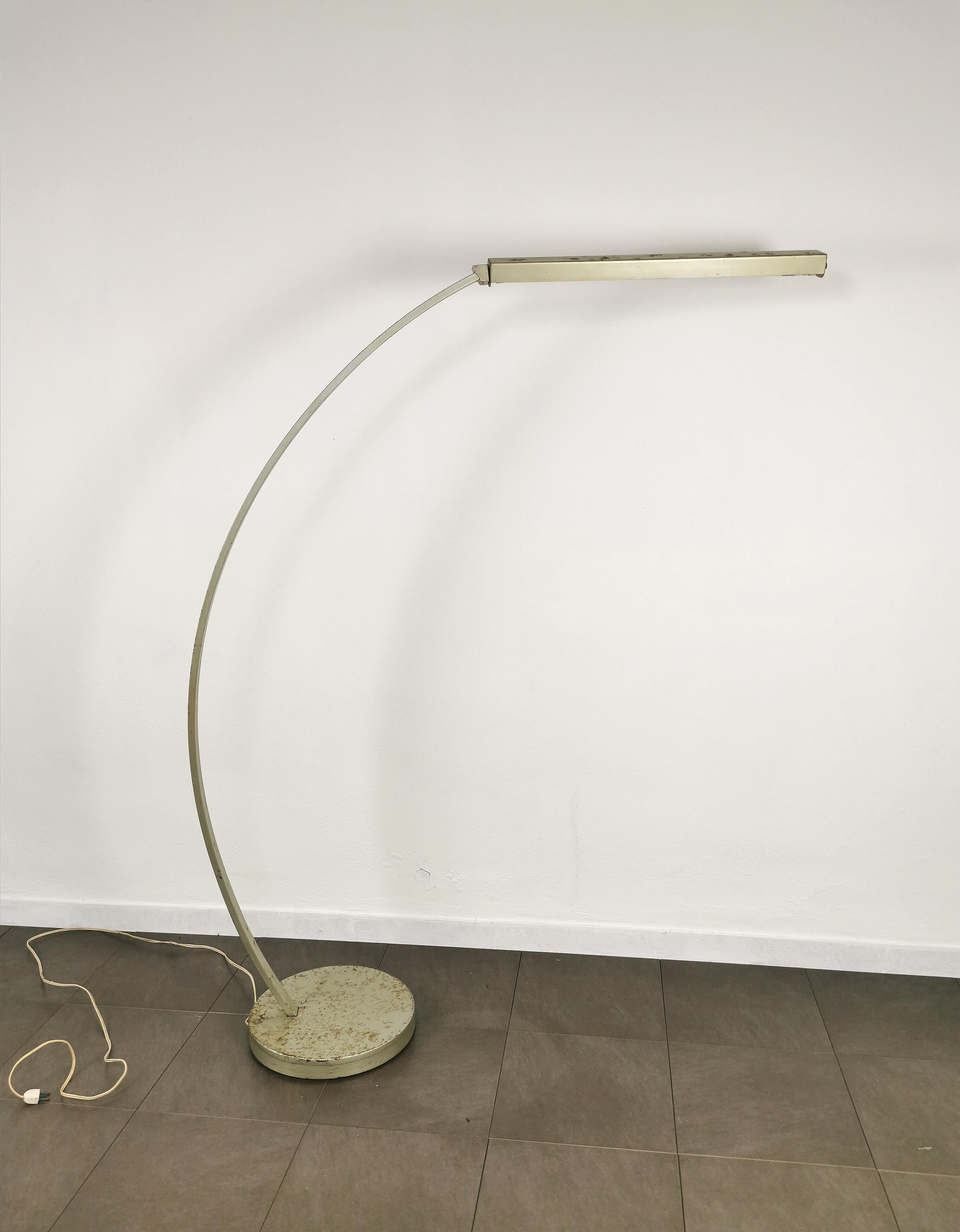 Rare arc floor lamp in metal in shades of gray with moving diffuser and neon light. Made in Italy in the 60s.



Note: We try to offer our customers an excellent service even in shipments all over the world, collaborating with one of the best