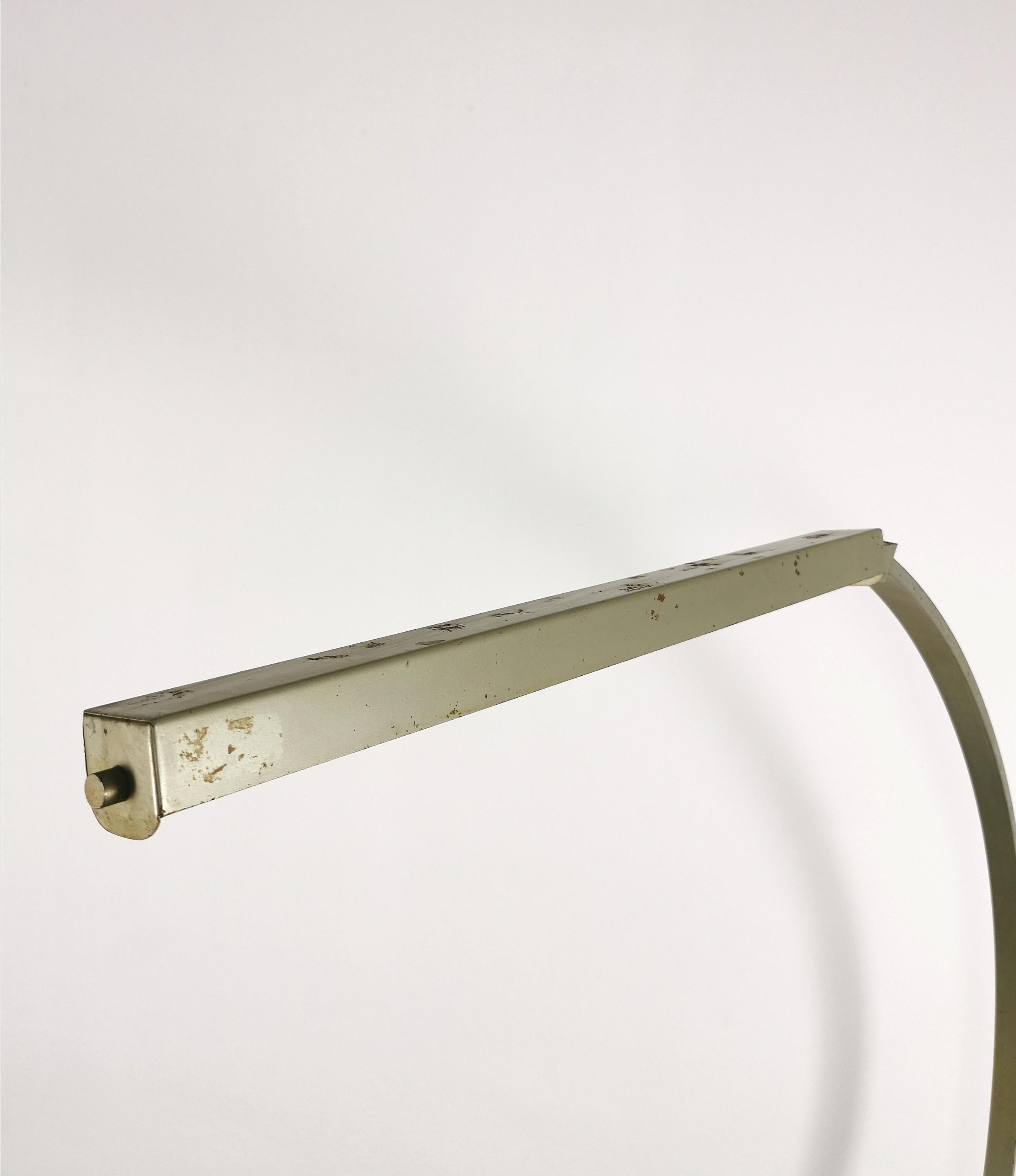 Stehlampe Metallgrau Mehr Beleuchtung Midcentury Italienisches Design 1960er Jahre im Angebot 2
