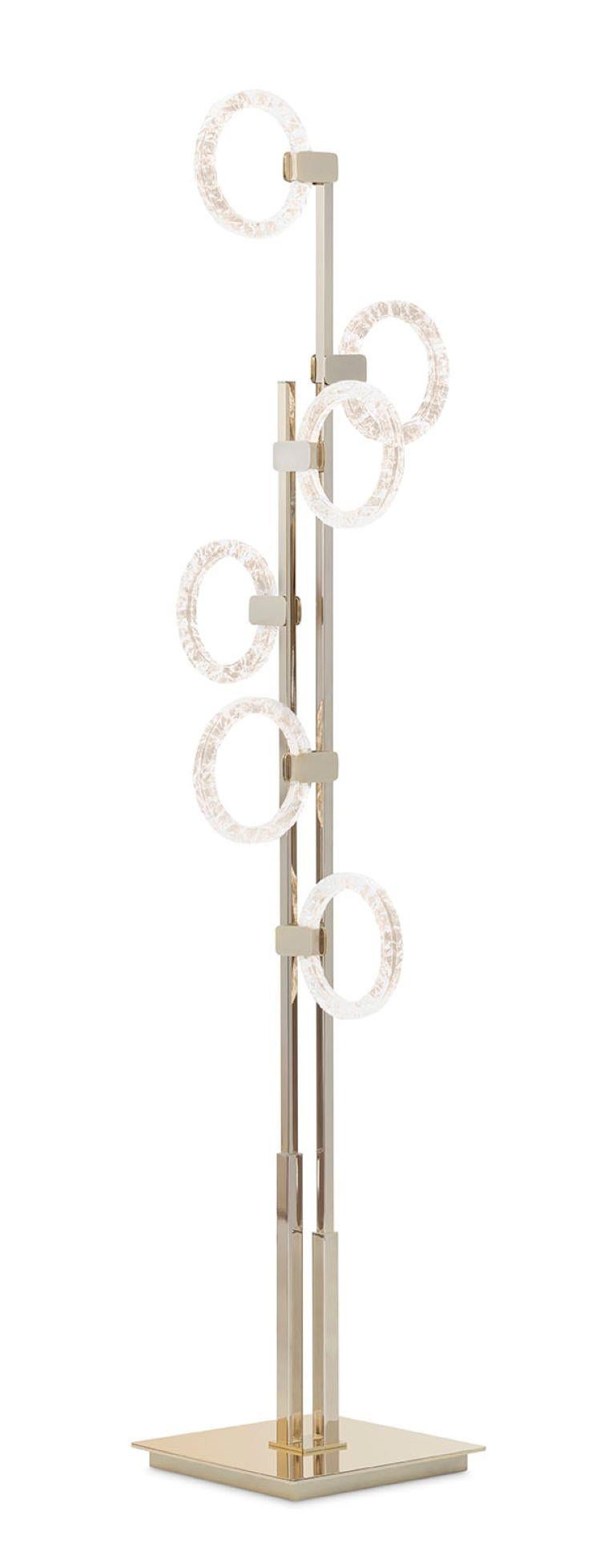 Moderno Lampada da terra in metallo Structur finitura champagne lucida Anello decorativo in metacrilato in vendita