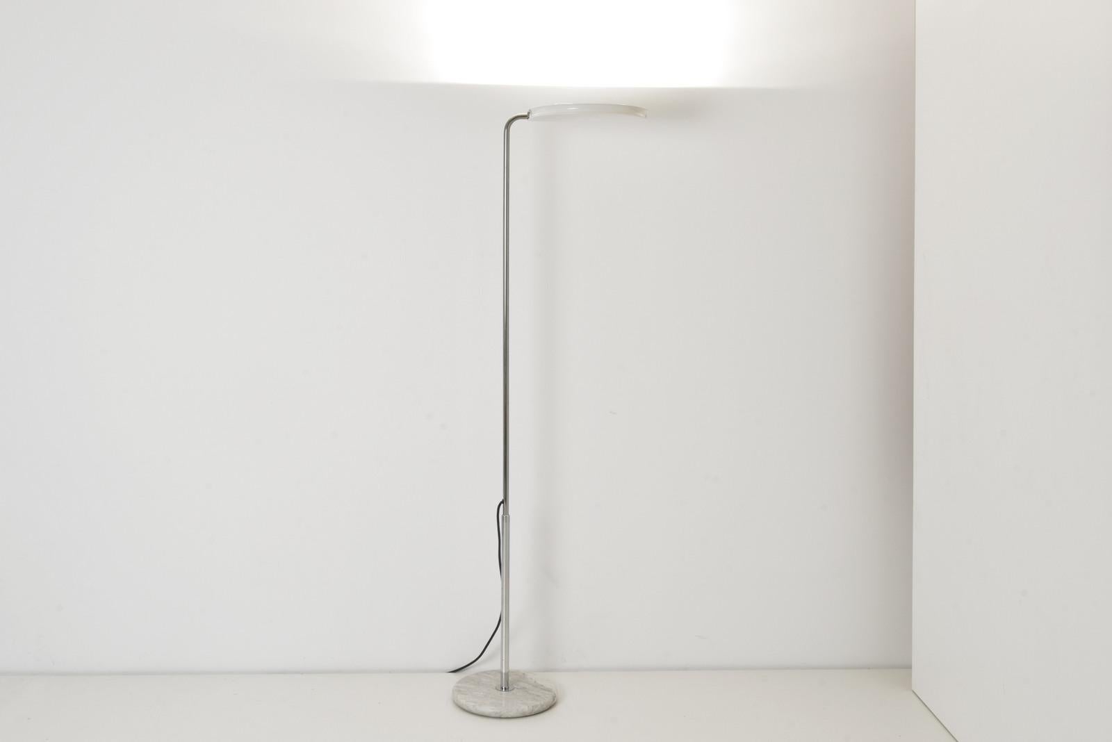 Floor Lamp Mezzaluna by Bruno Gecchelin for Skipper, Italy - 1974 In Good Condition For Sale In Berlin, DE