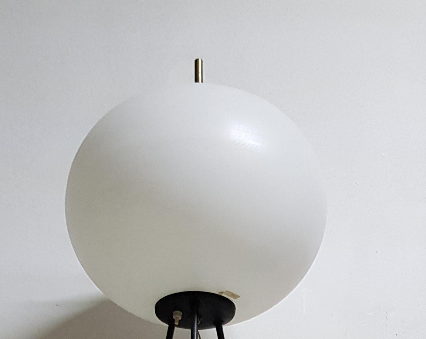 Floor Lamp Midcentury in Brass and Metal Italy Design, 1950s In Good Condition In Palermo, IT