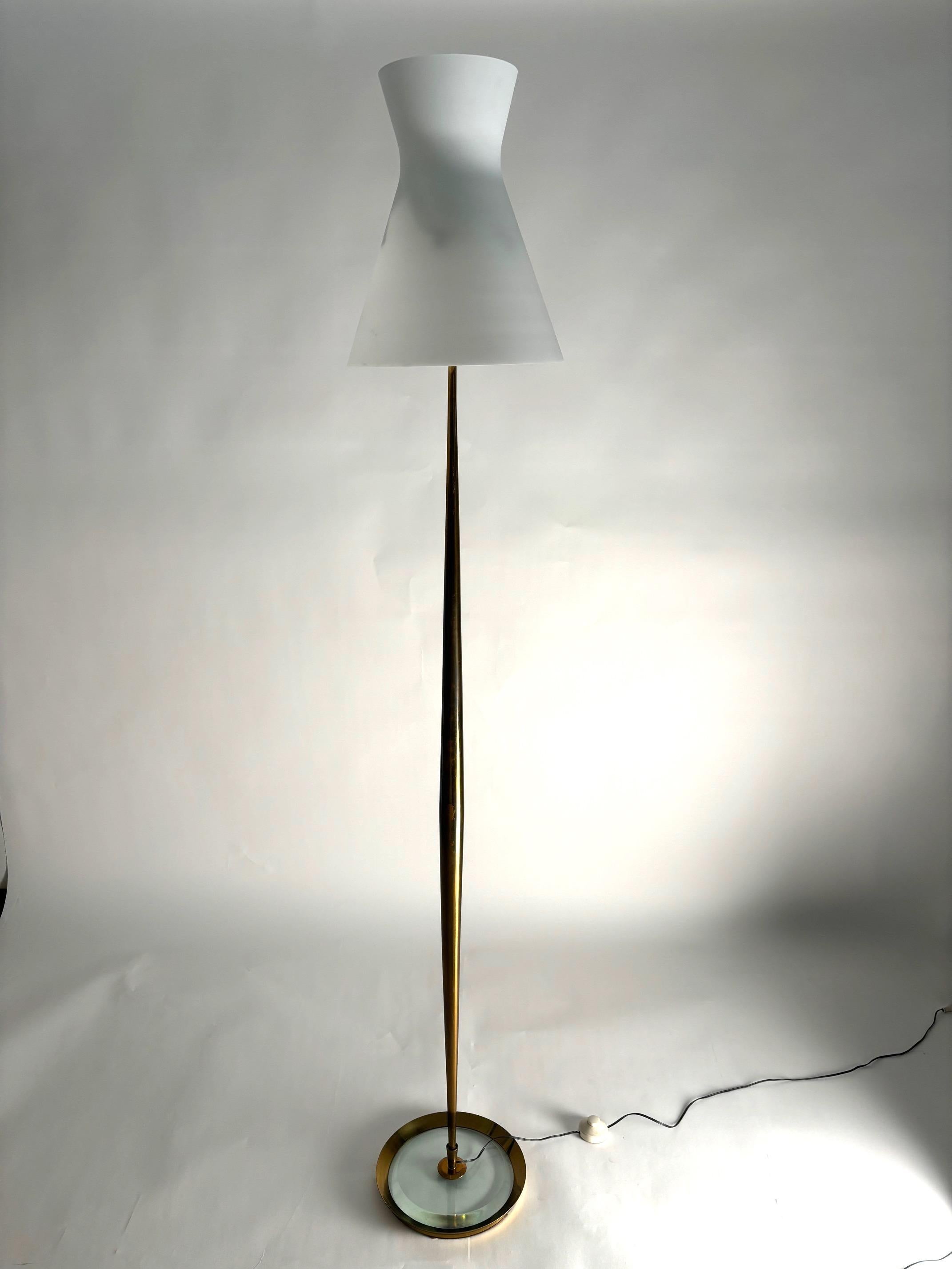 Lámpara de pie mod. 2156 de Max Ingrand para Fontana Arte, Italia Años 50 Moderno de mediados de siglo en venta
