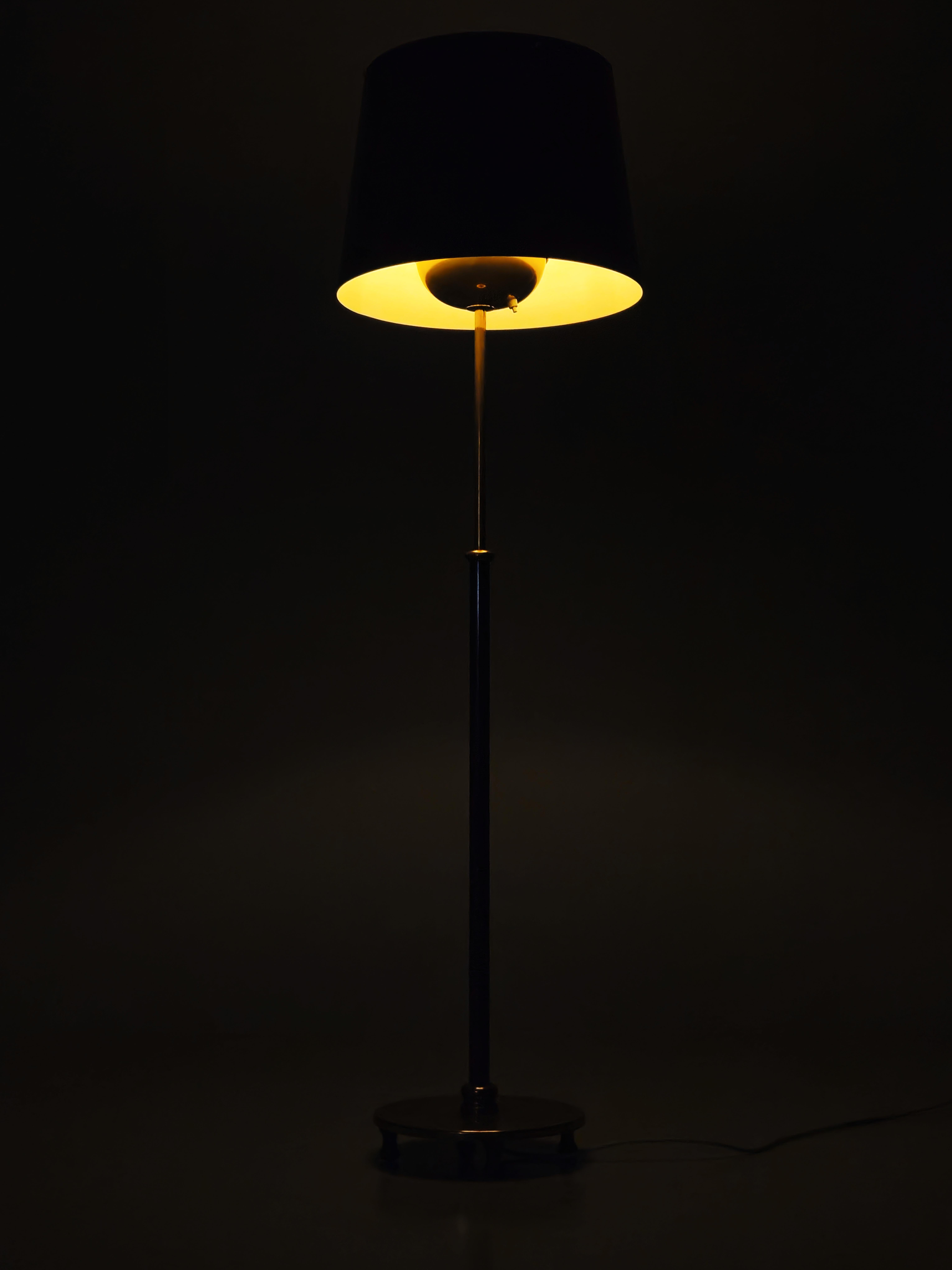 Floor lamp model '2564' by Josef Frank for Svenskt Tenn, Sweden, 1950s For Sale 2