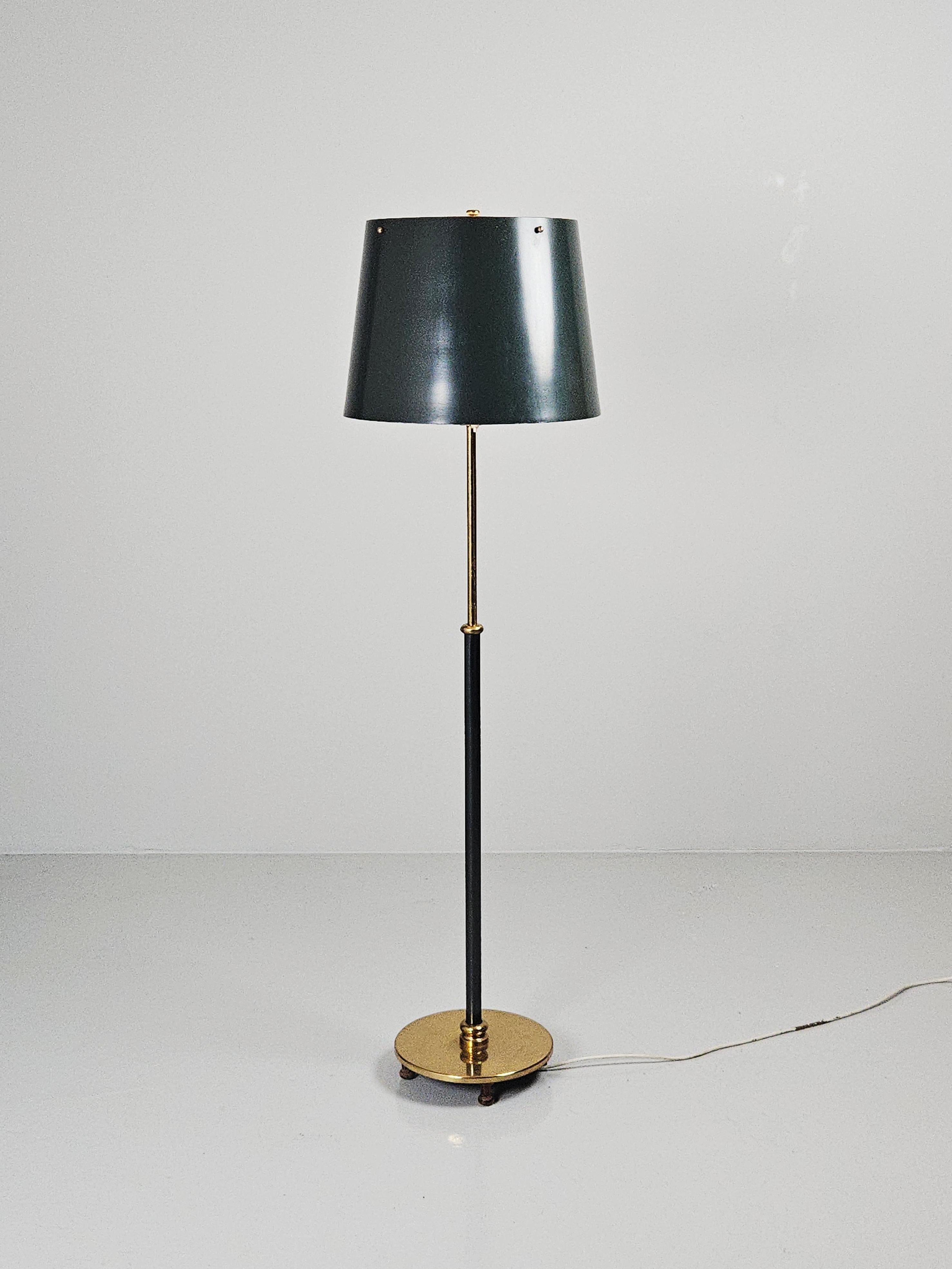Floor lamp model 2564 designed by Josef Frank for Svenskt Tenn, Sweden, 1950s.

Black lacquered brass with green metal shade.

Stamped.
